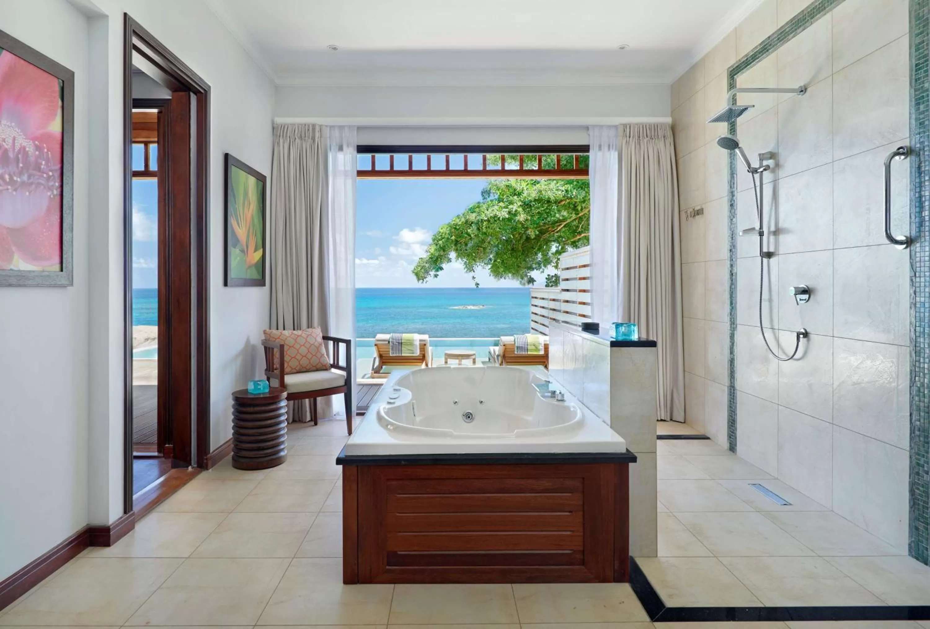 Shower in Hilton Seychelles Northolme Resort & Spa