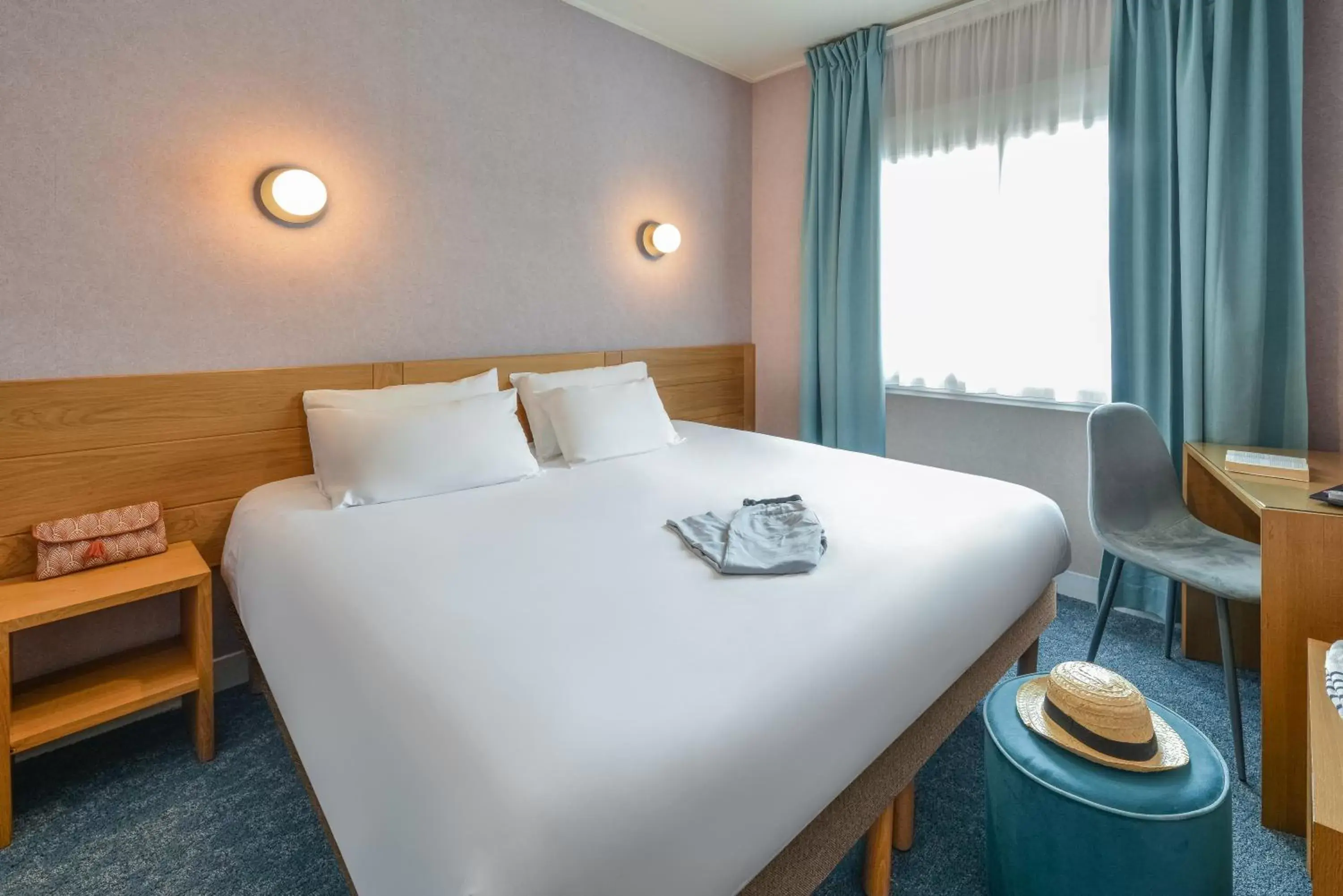 Bed in Sure Hotel by Best Western Centre Beaune