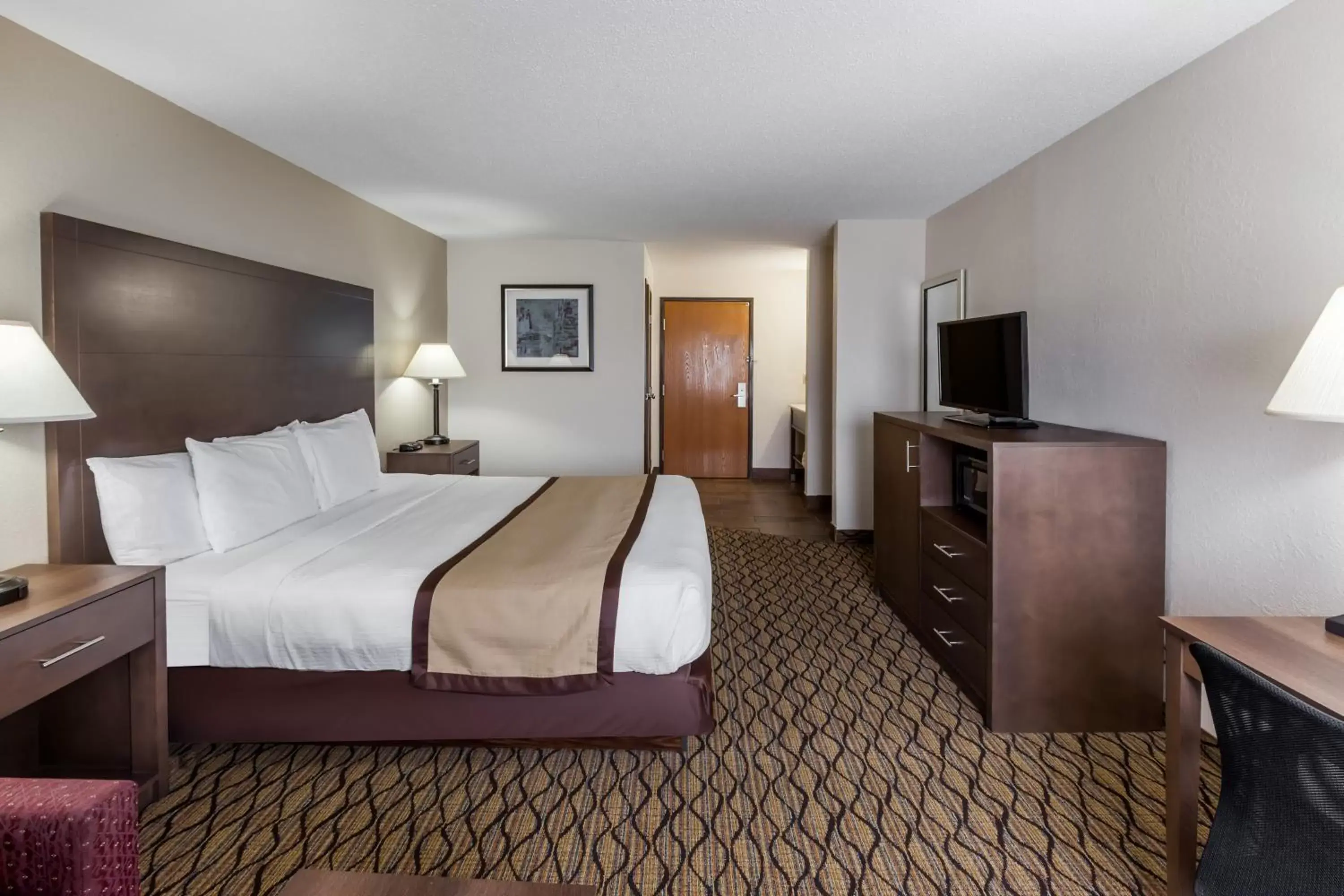 Bed in Baymont by Wyndham Auburn Bed in Baymont by Wyndham Auburn