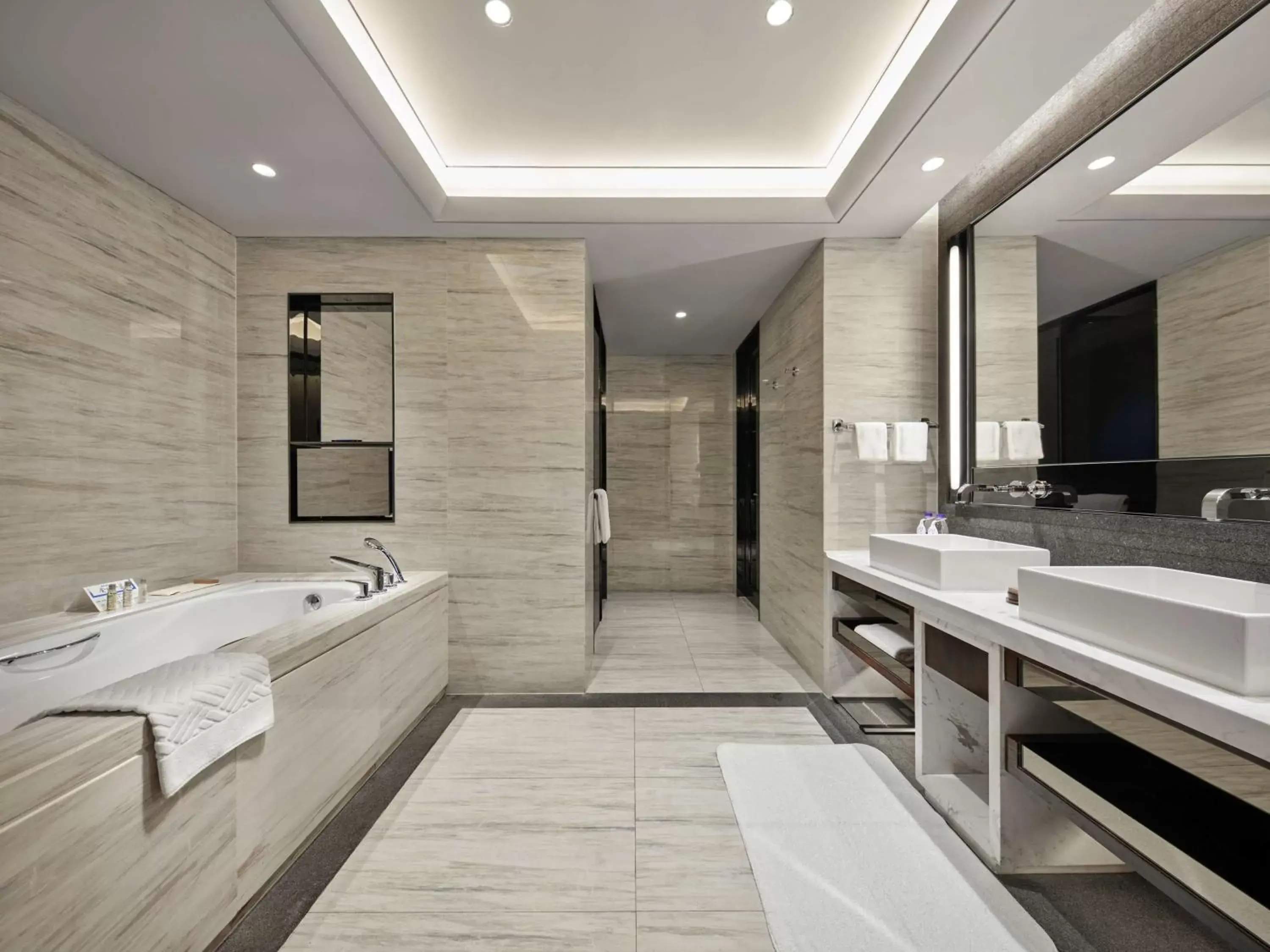 Bathroom in Hilton Shenzhen Shekou Nanhai