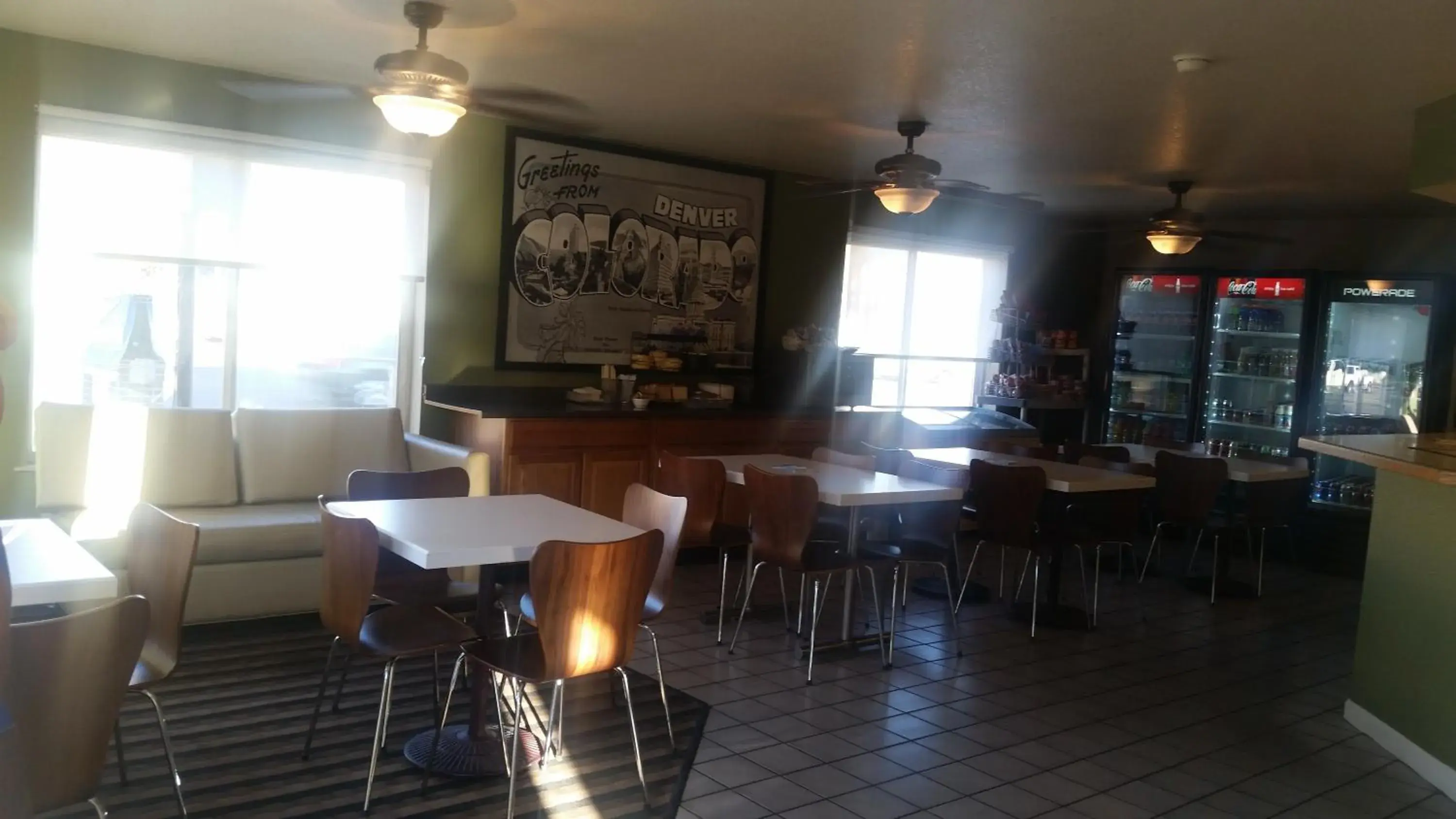 Coffee/tea facilities, Restaurant/Places to Eat in Super 8 by Wyndham Denver Central