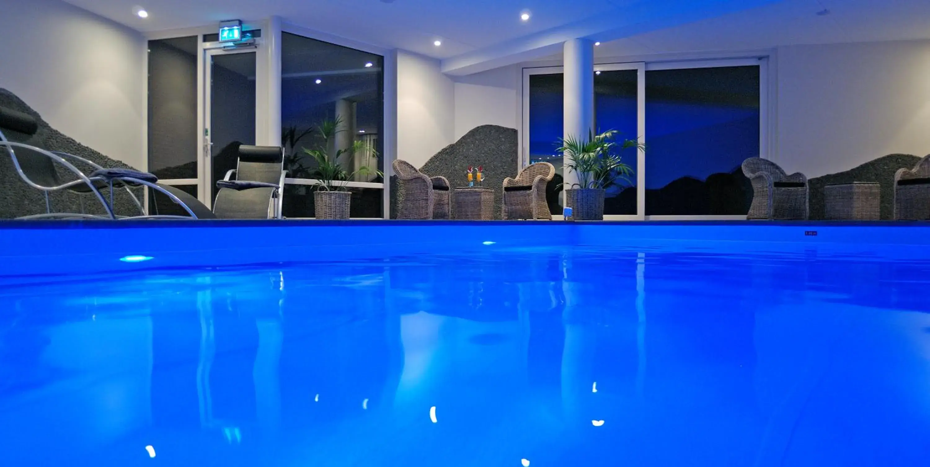 Swimming Pool in Hotel Creusen