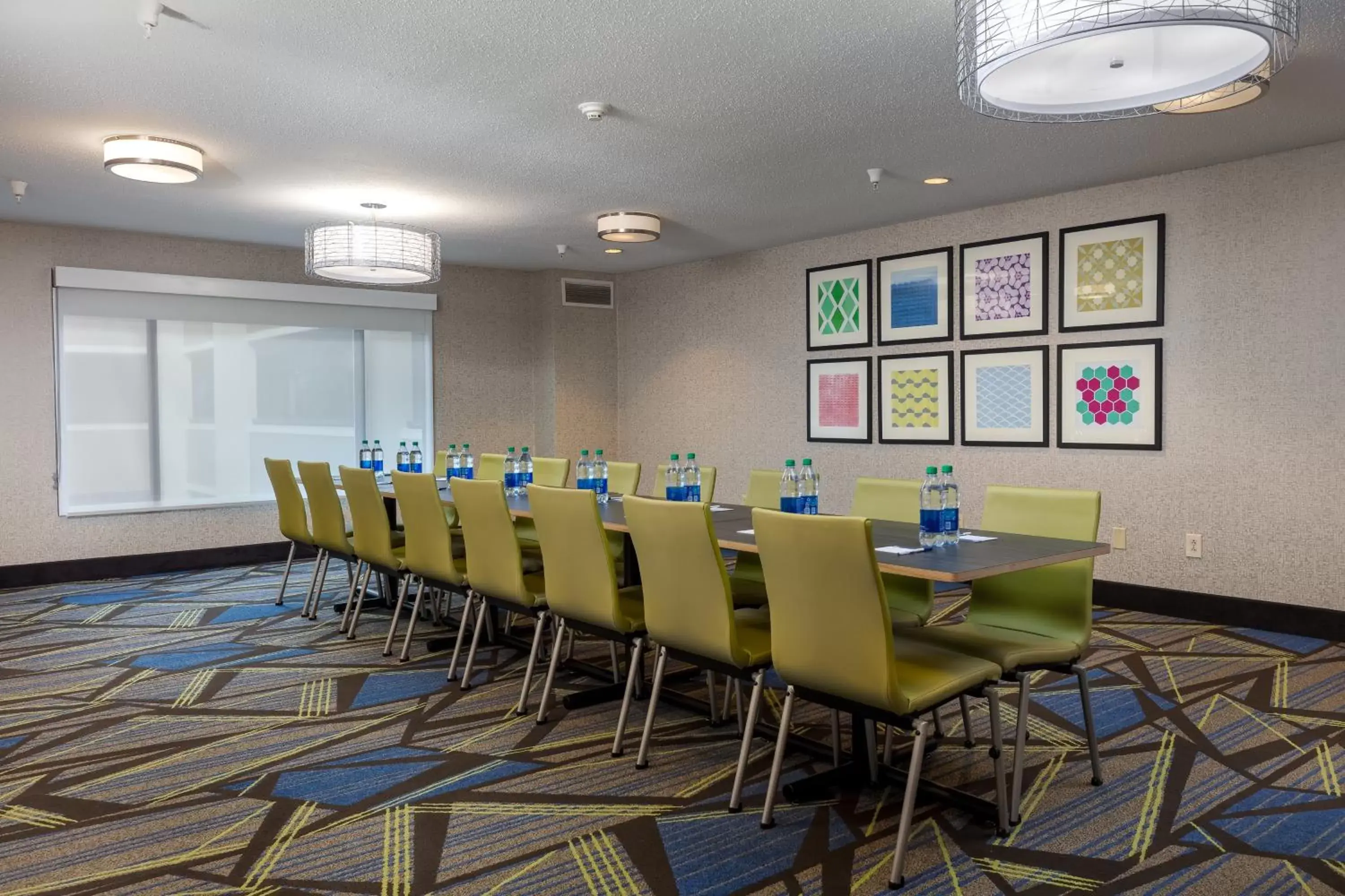 Meeting/conference room in Holiday Inn Express & Suites Milton East I-10, an IHG Hotel