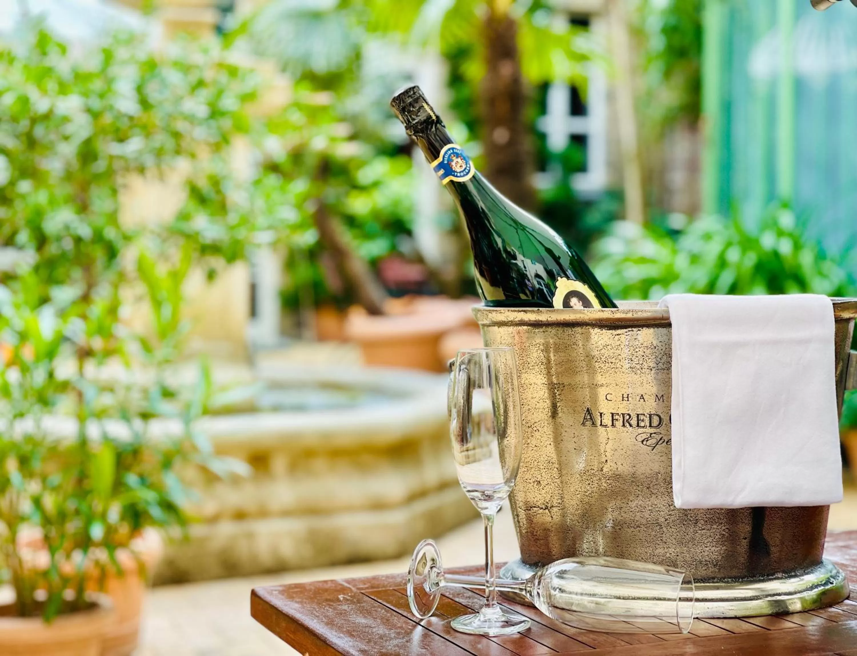 Restaurant/places to eat in Garden Living - Boutique Hotel