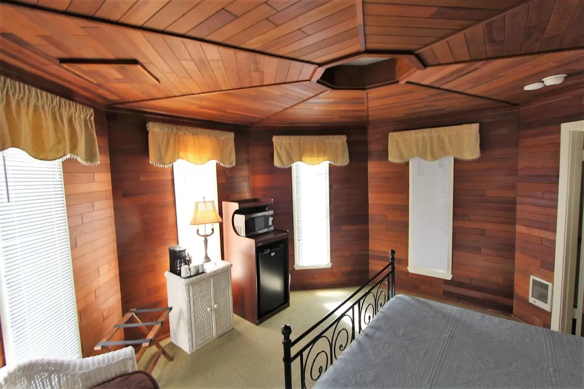 Bedroom in Alexander's Lodge