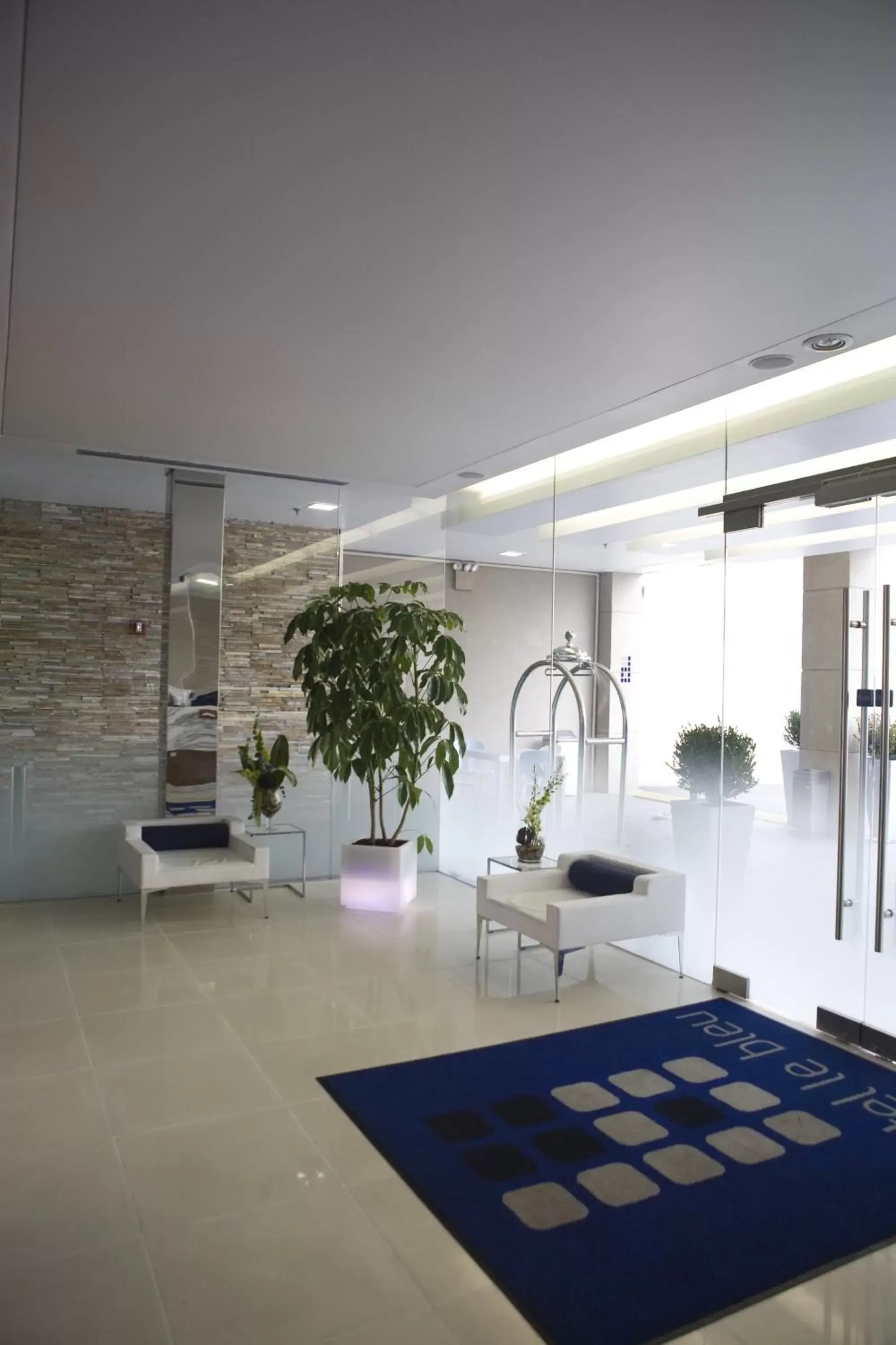 Lobby or reception in Hotel Le Bleu Lobby or reception in Hotel Le Bleu