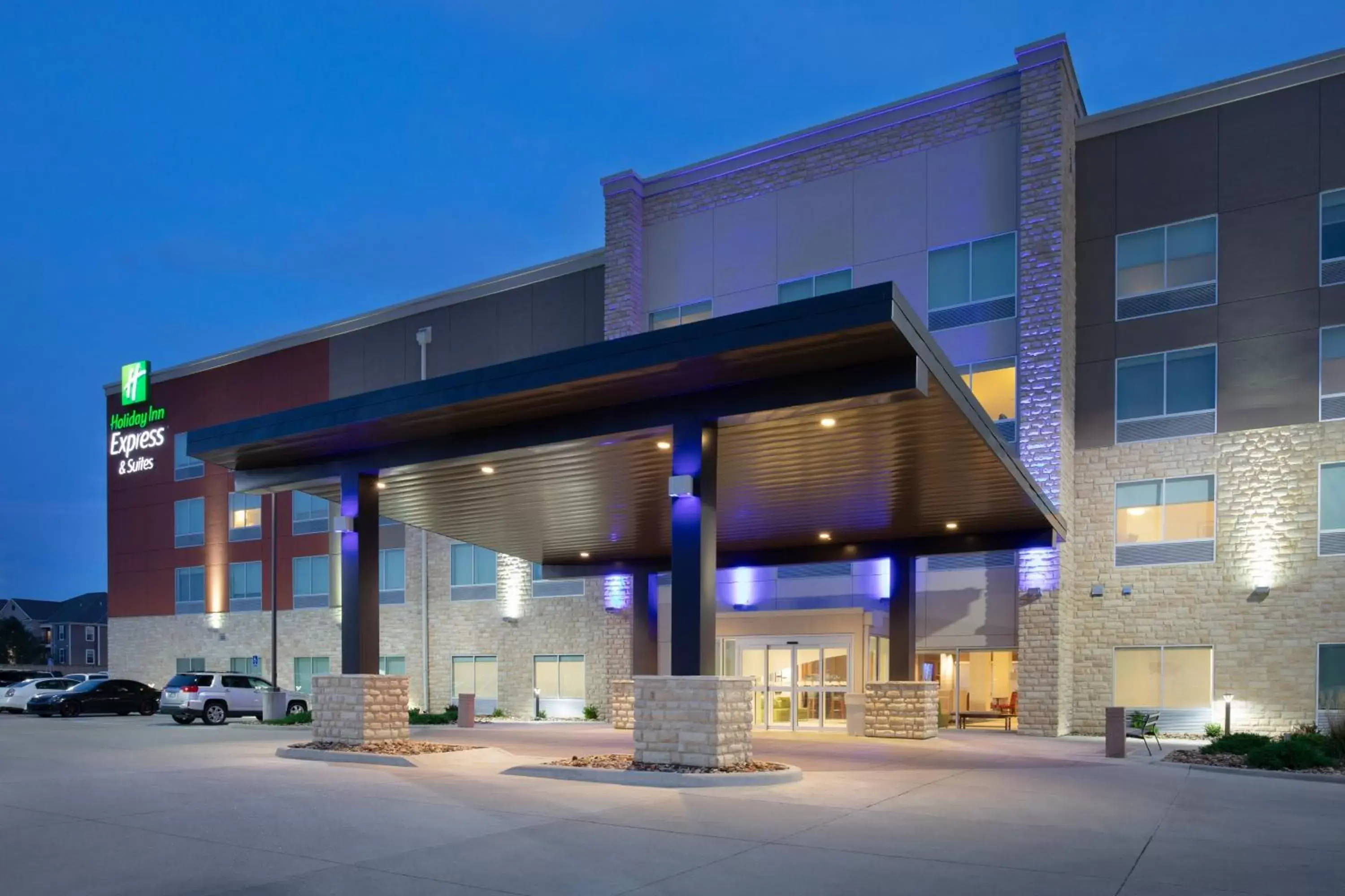 Property Building in Holiday Inn Express & Suites Great Bend, an IHG Hotel