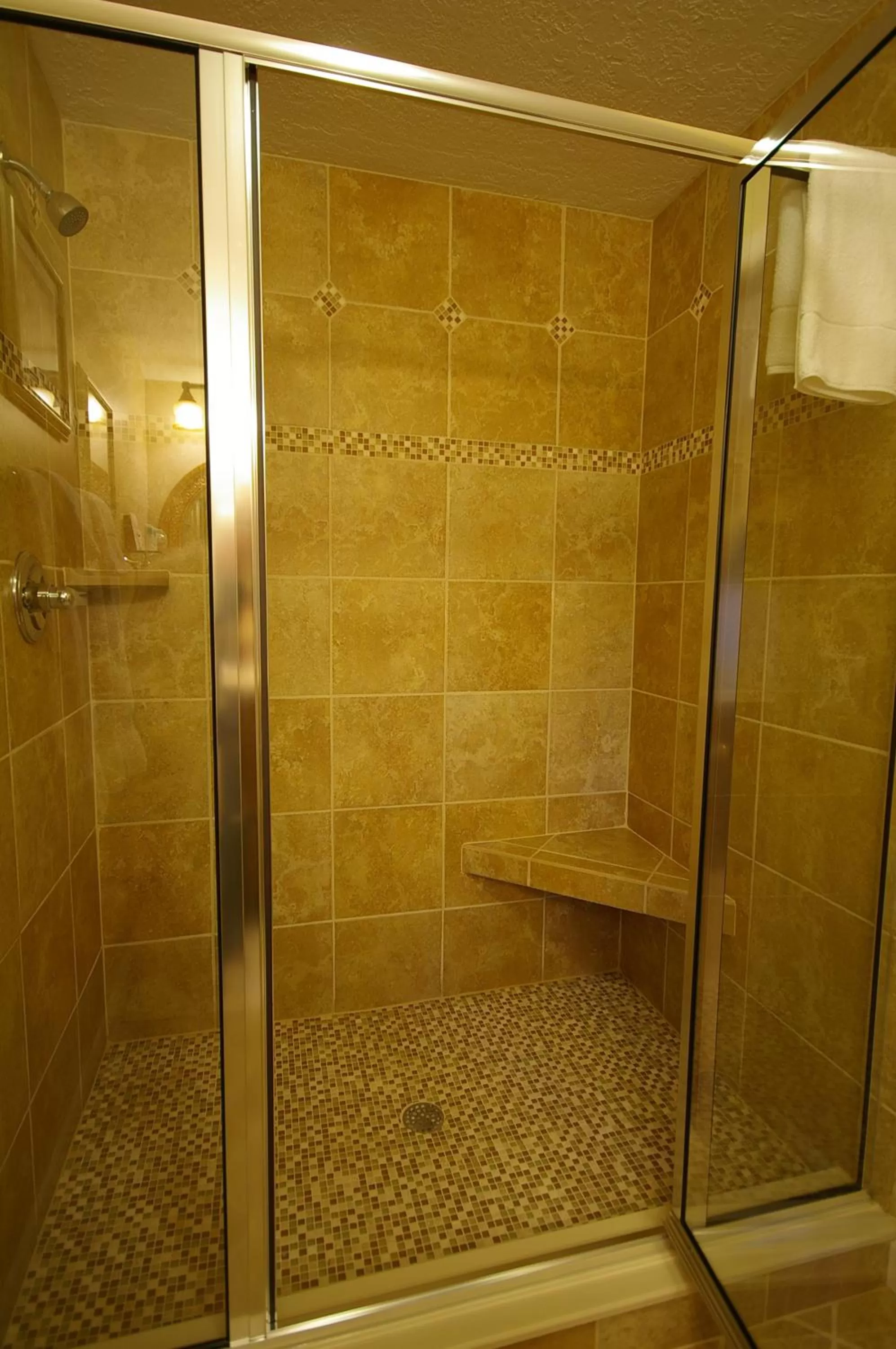 Shower, Bathroom in Brookside Mountain Mist Inn