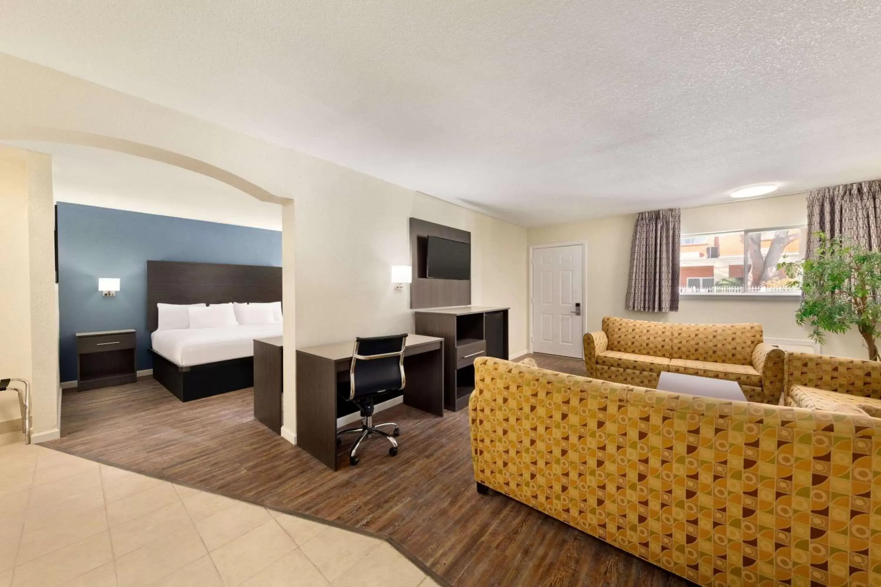Photo of the whole room, Seating Area in Days Inn by Wyndham Lawton