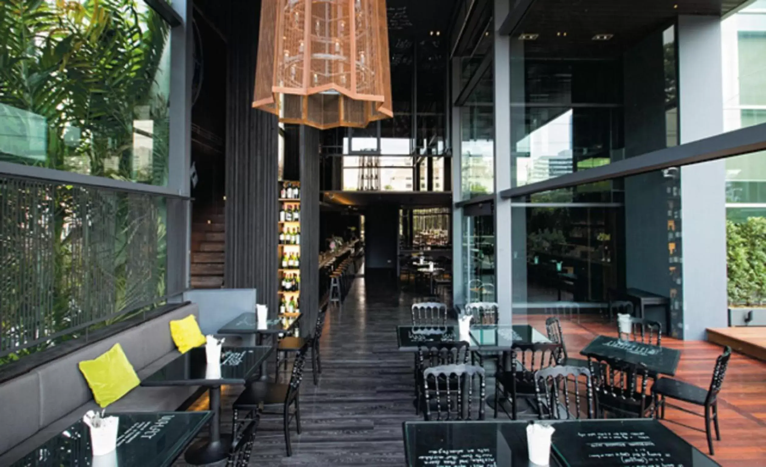 Restaurant/Places to Eat in Urbana Sathorn Hotel, Bangkok