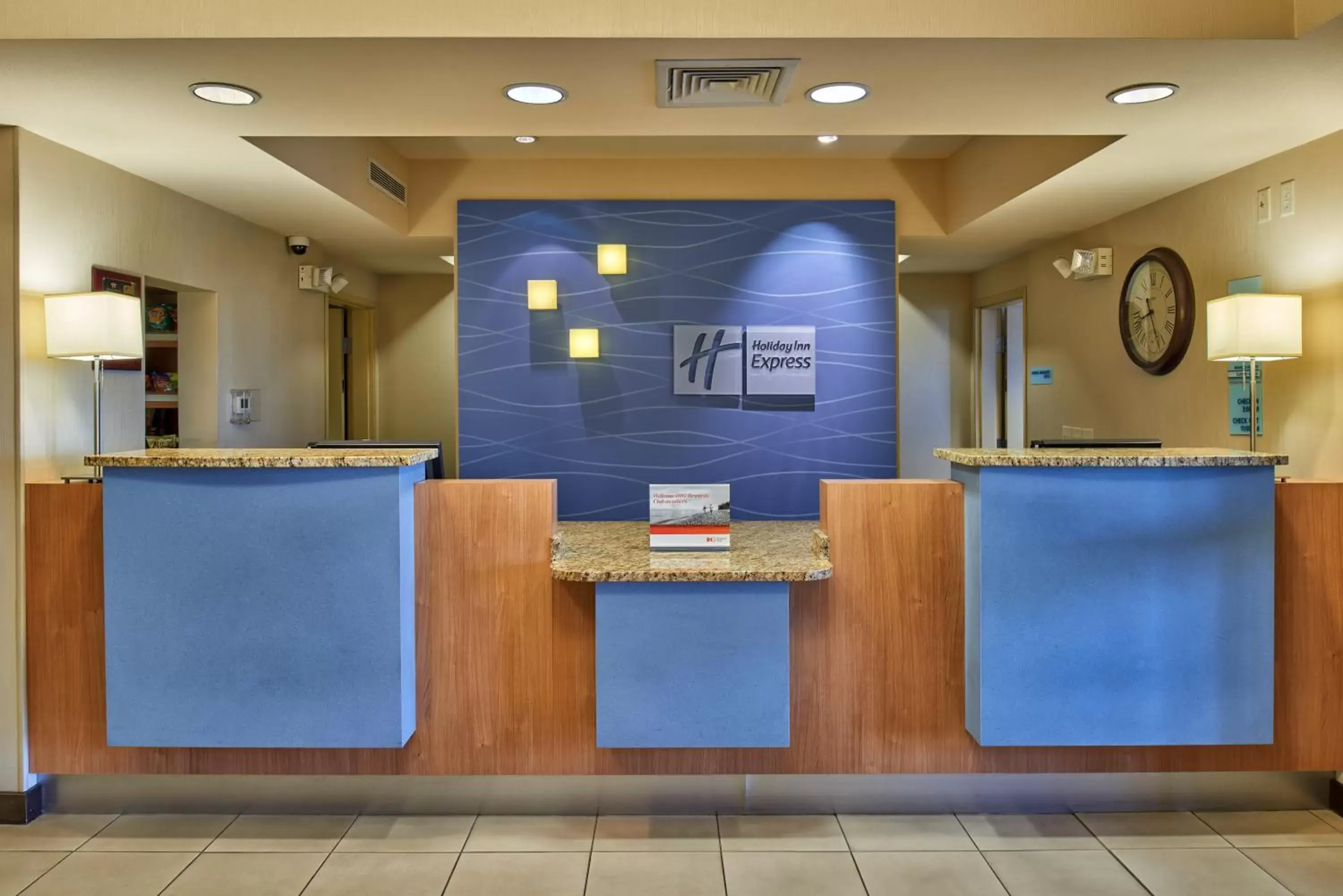 Lobby or reception, Lobby/Reception in Holiday Inn Express & Suites El Paso Airport, an IHG Hotel