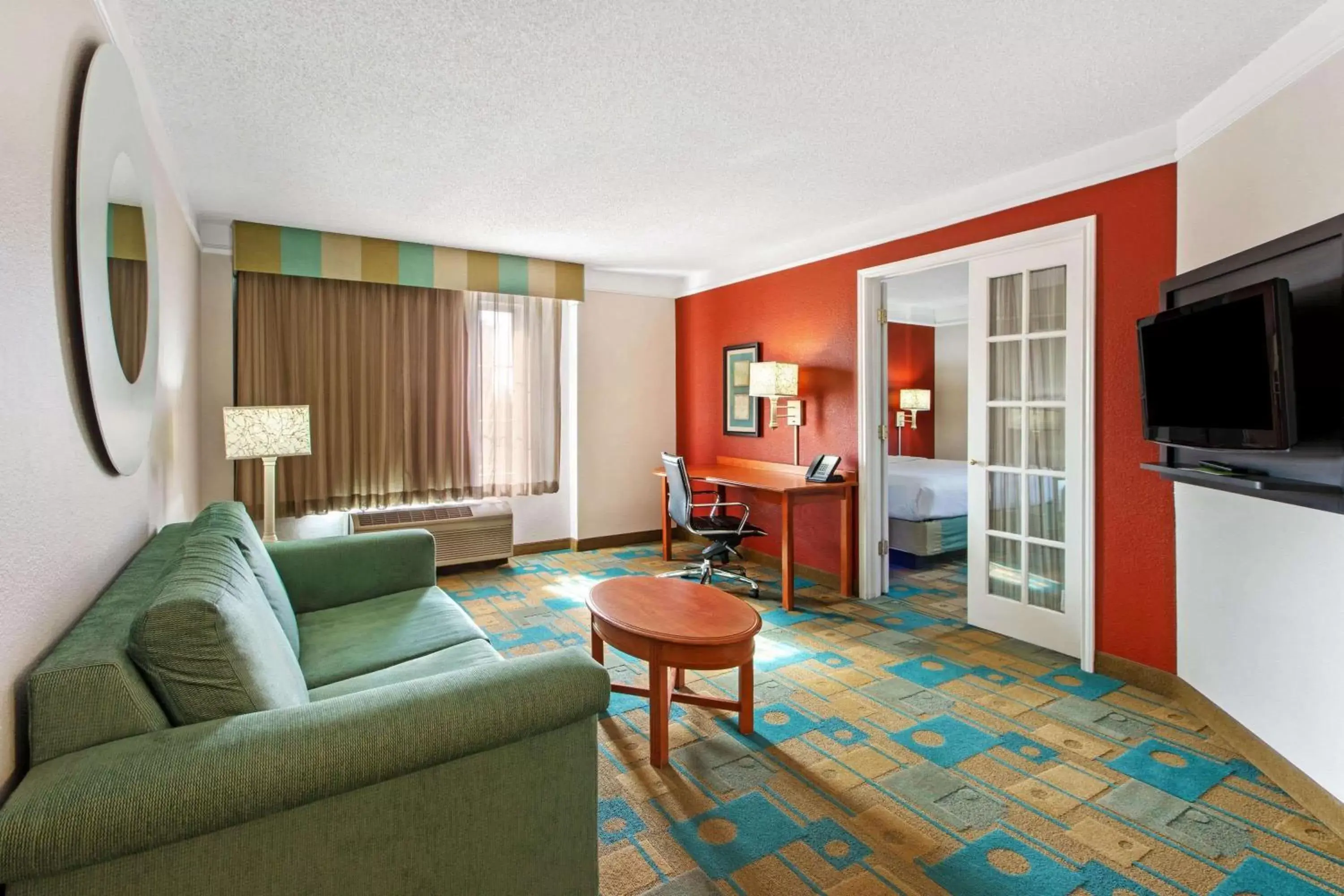 Photo of the whole room, Seating Area in La Quinta by Wyndham Albuquerque West