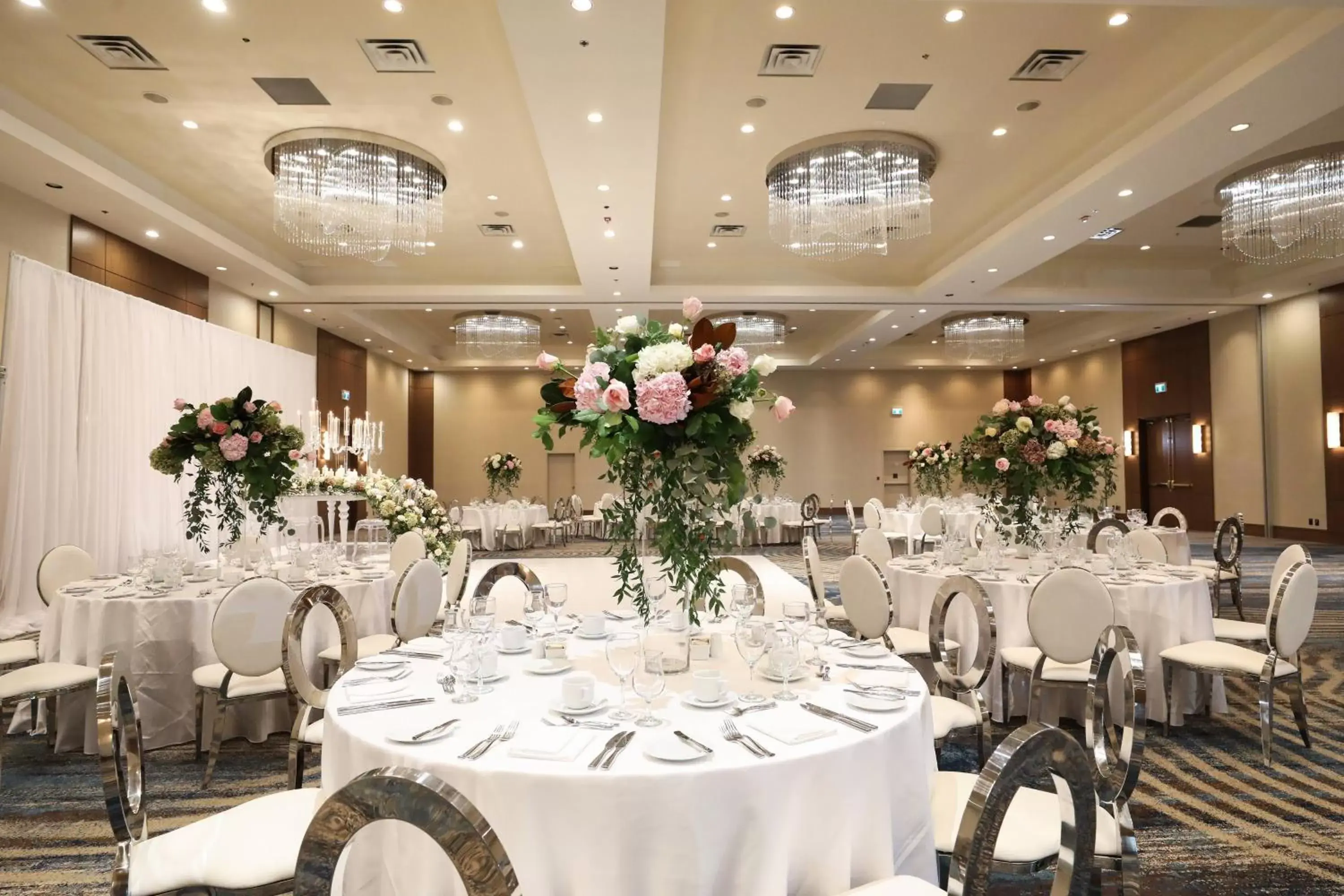 Banquet/Function facilities, Restaurant/Places to Eat in Vancouver Marriott Pinnacle Downtown Hotel