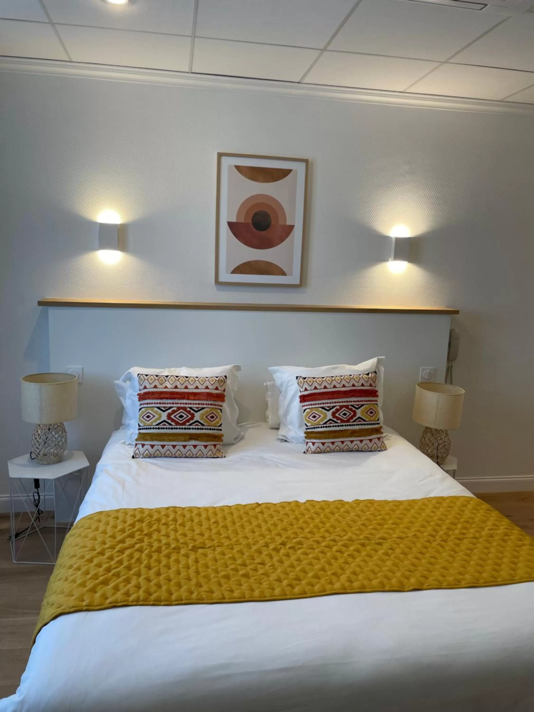 Bed in Hôtel Porte Mars - Reims Gare Centre Arena