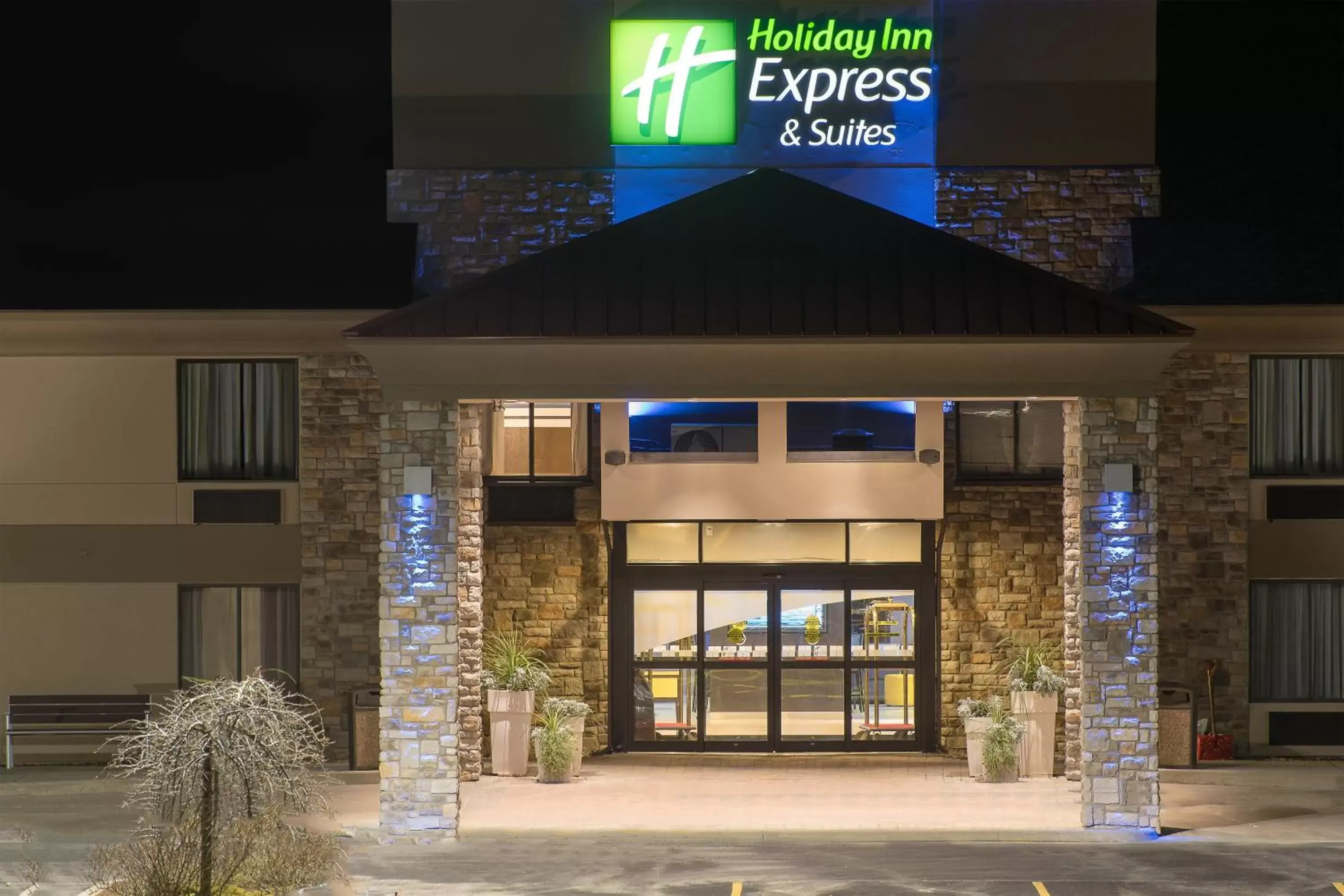 Property building in Holiday Inn Express & Suites Cooperstown, an IHG Hotel