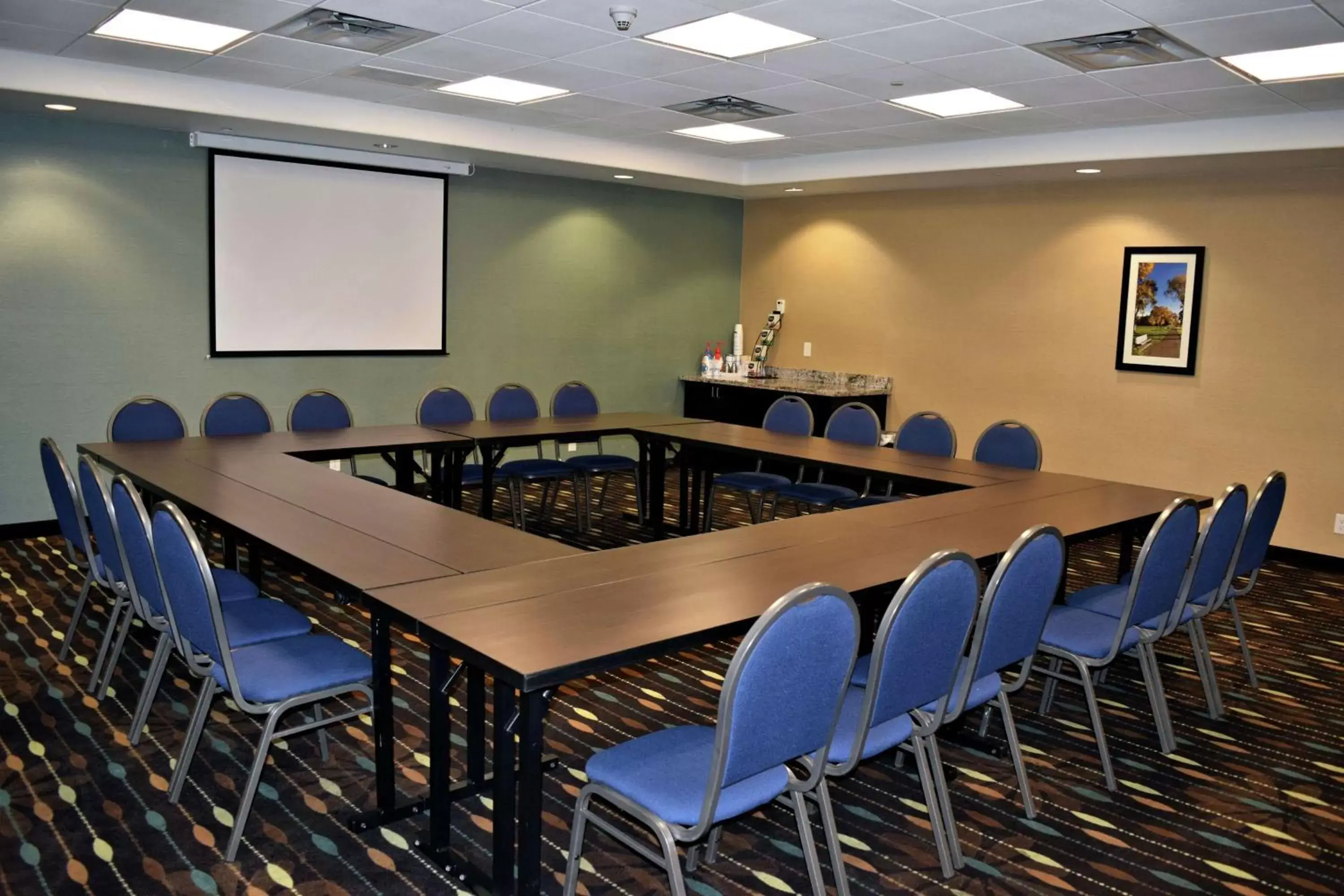 Meeting/conference room in Hampton Inn Saskatoon South