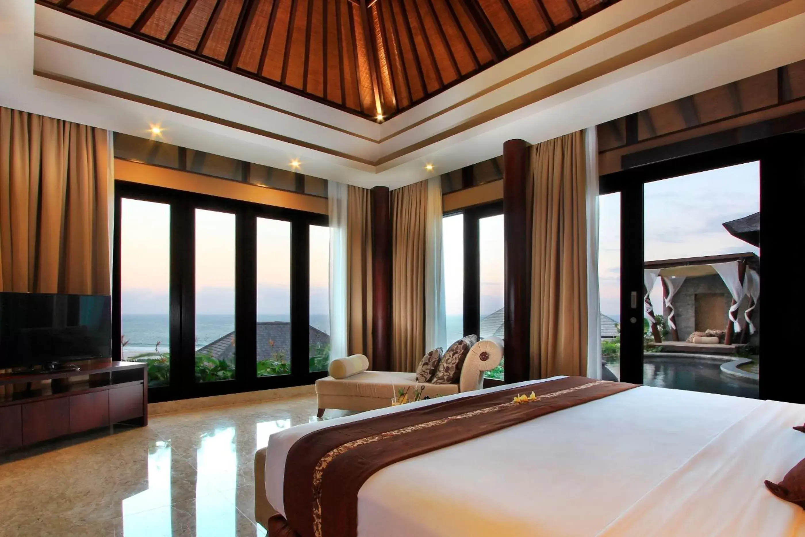 Bed in Ulu Segara Luxury Suites & Villas