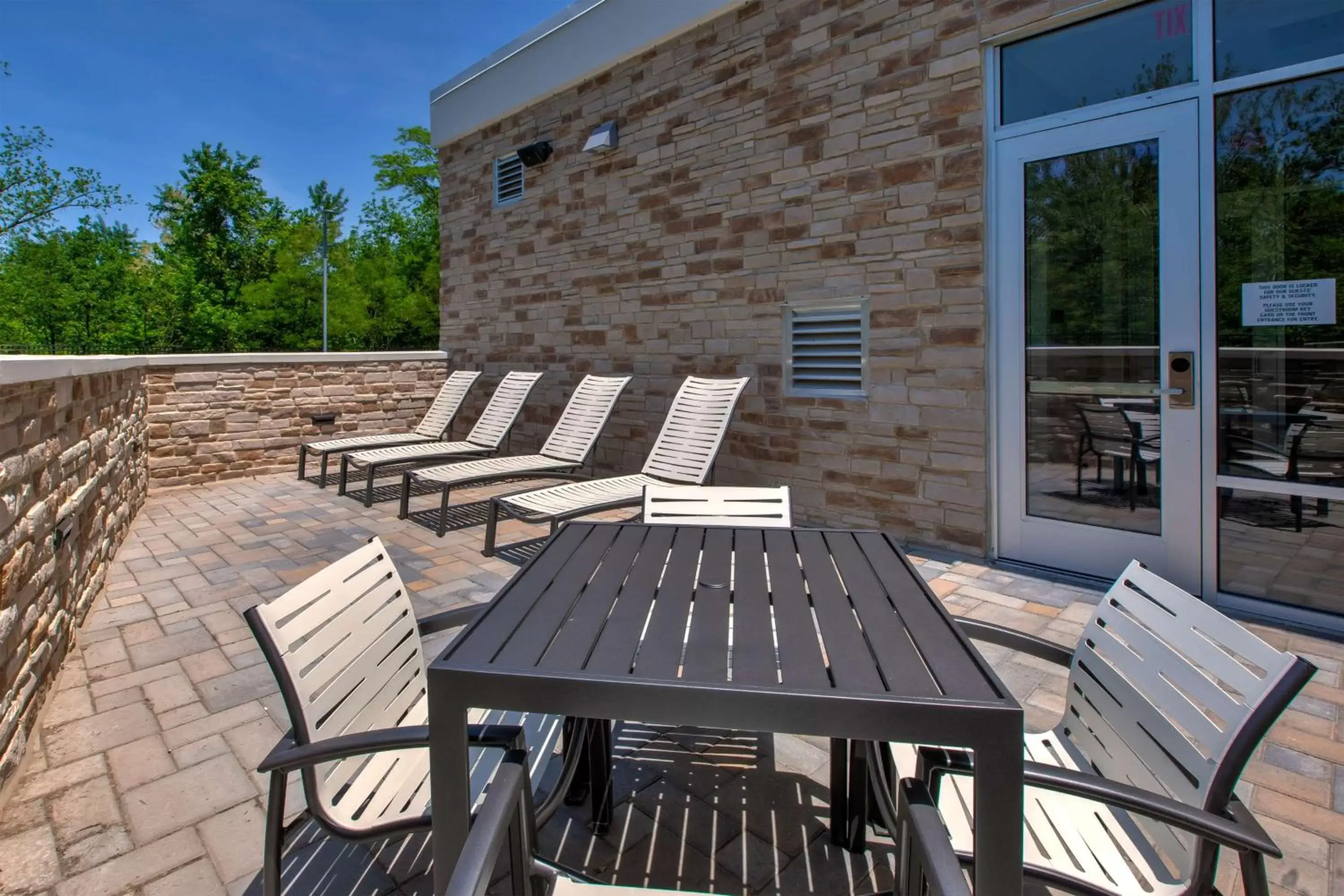 Property building, Patio/Outdoor Area in Hilton Garden Inn Columbus Easton, Oh