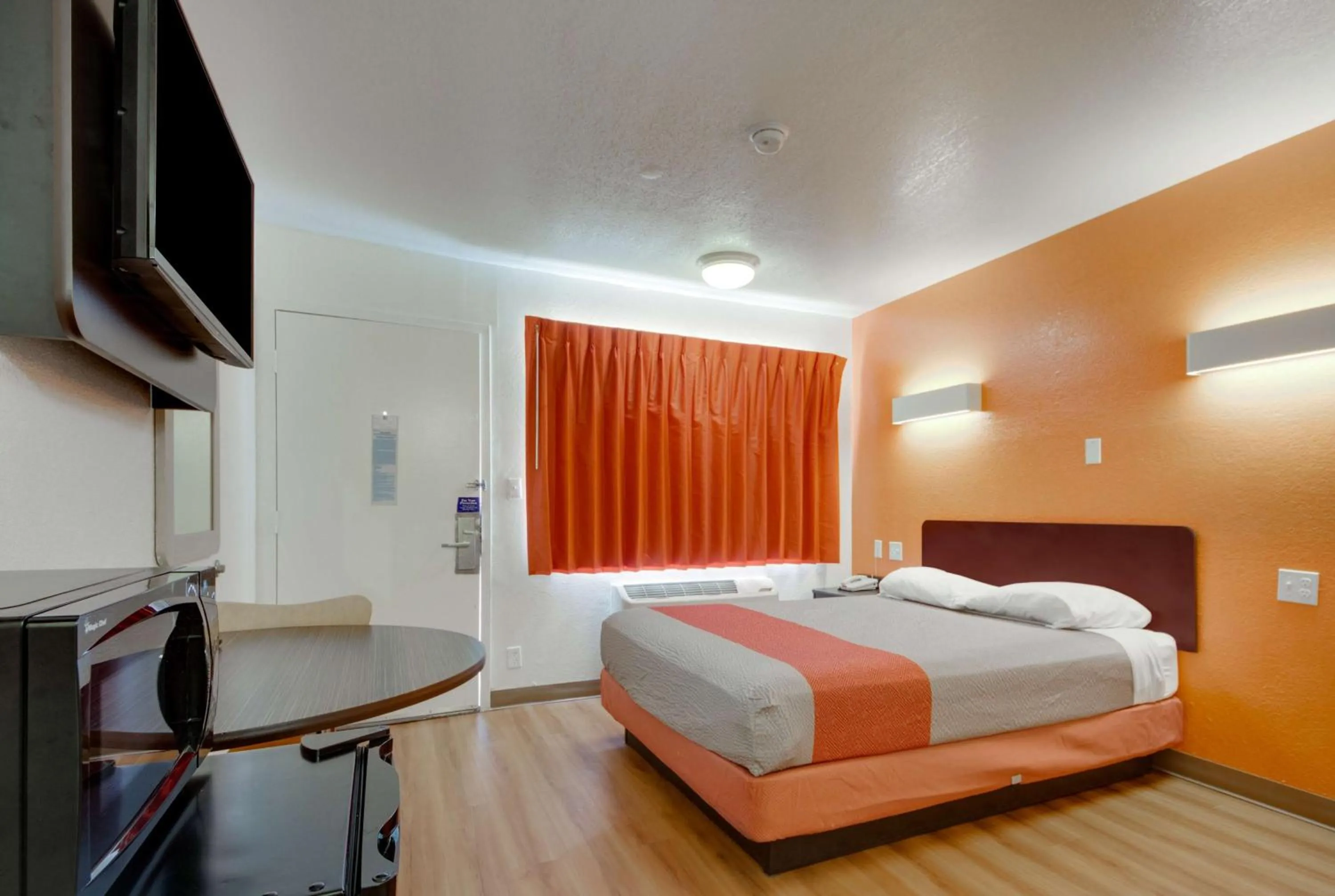 TV and multimedia, Bed in Avera Suites