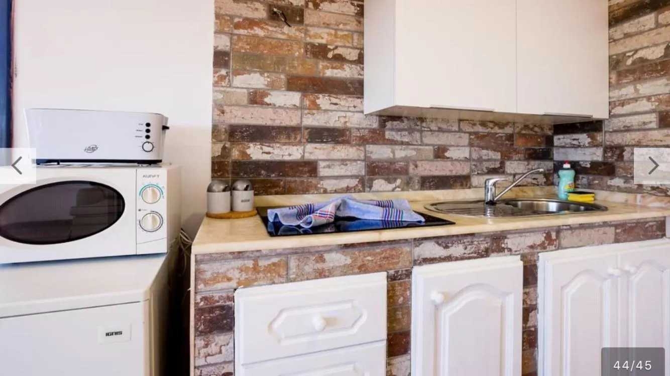Kitchen/Kitchenette in Paraiso villas