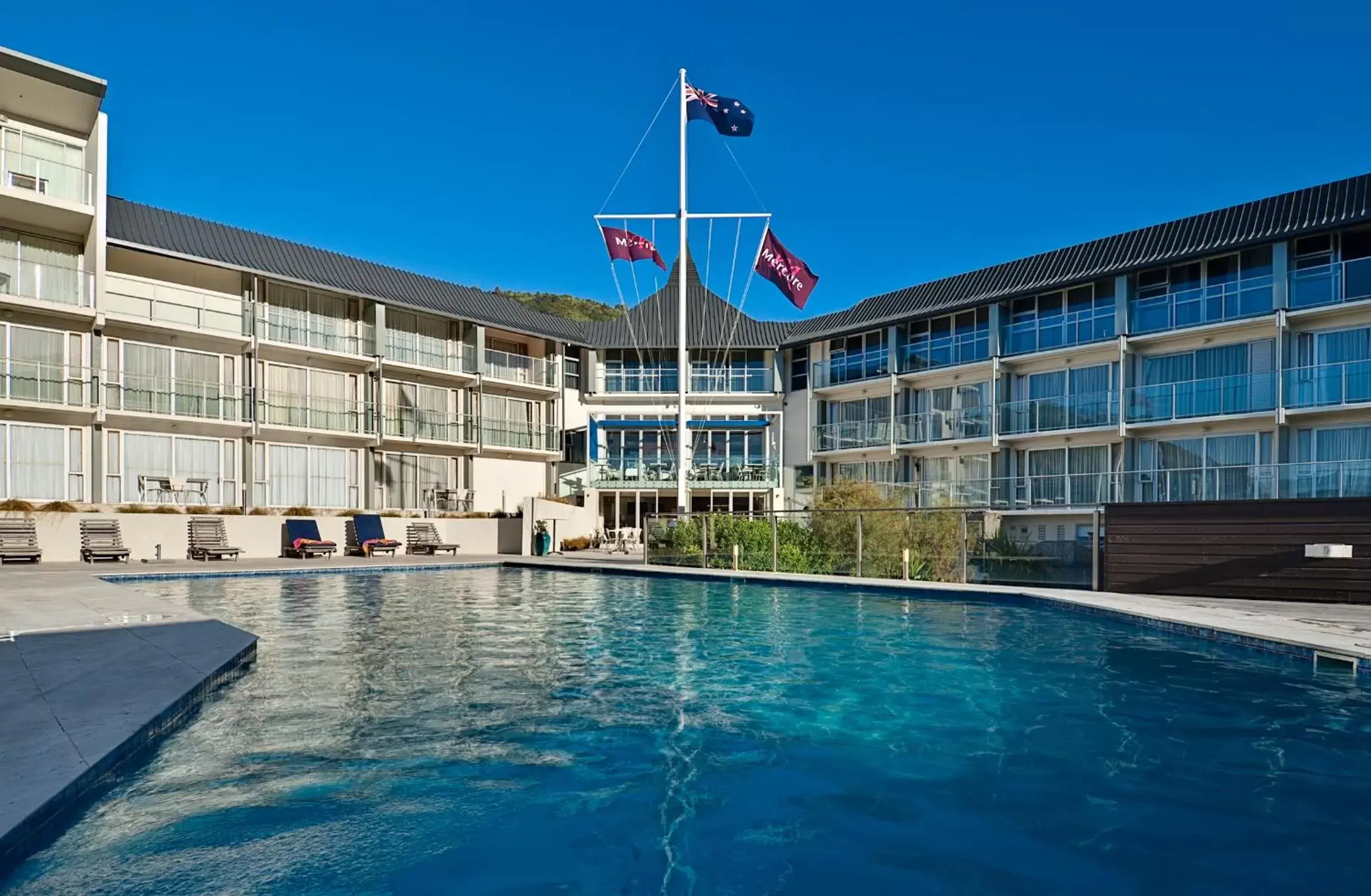 Facade/entrance, Swimming Pool in Picton Yacht Club Hotel