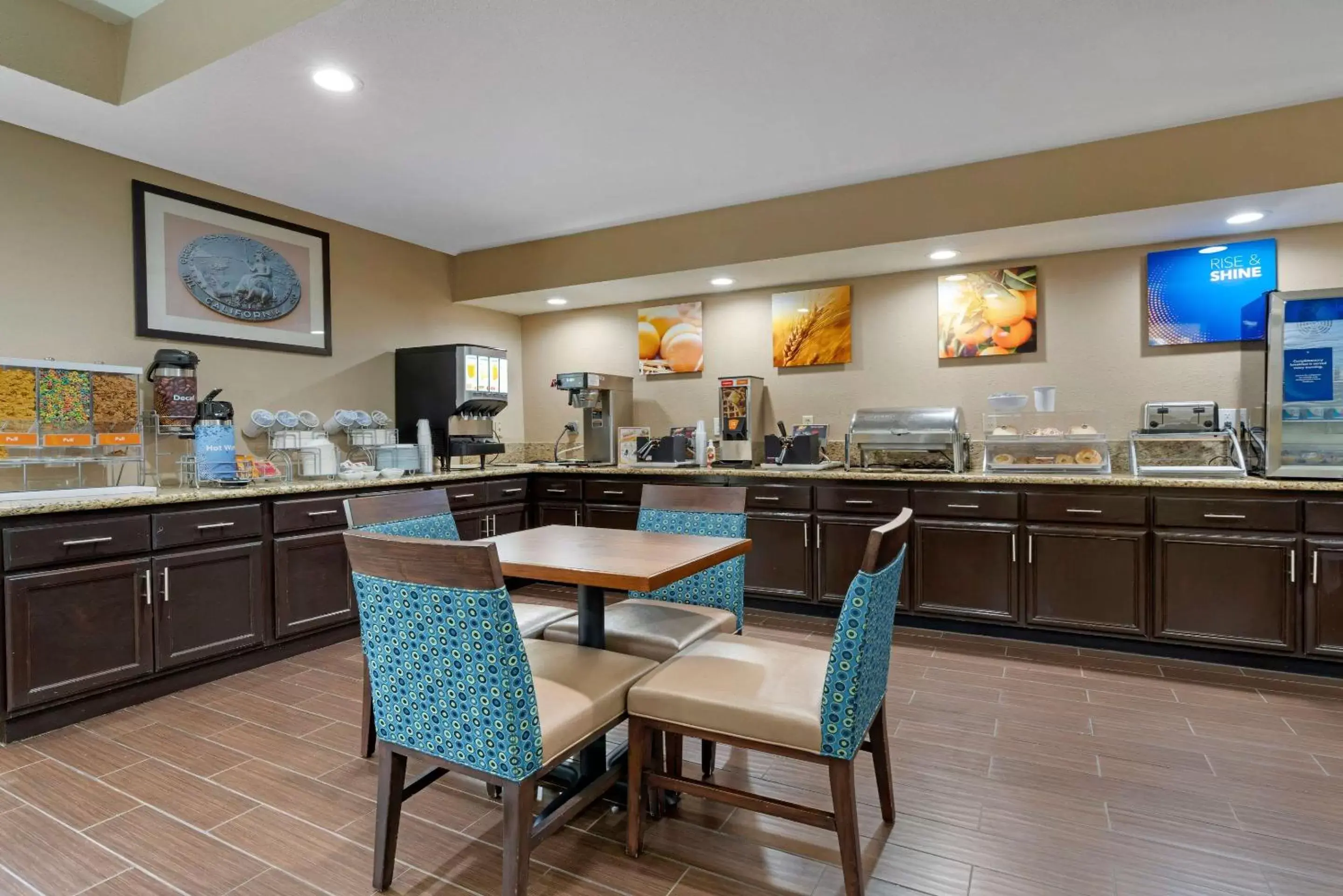 Restaurant/Places to Eat in Comfort Suites Downtown Sacramento