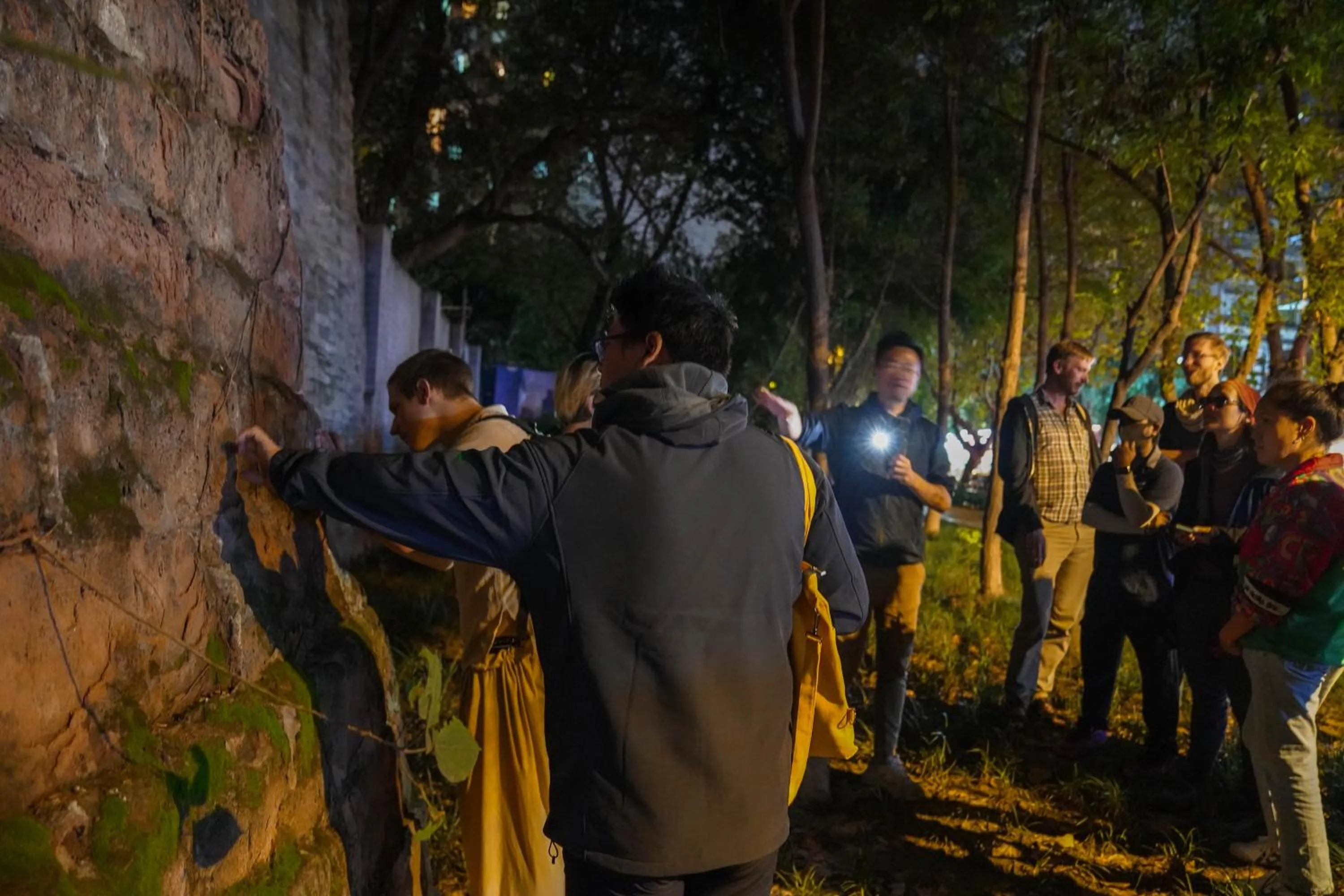 Hiking, Guests in Chengdu Mix Hostel Backpackers