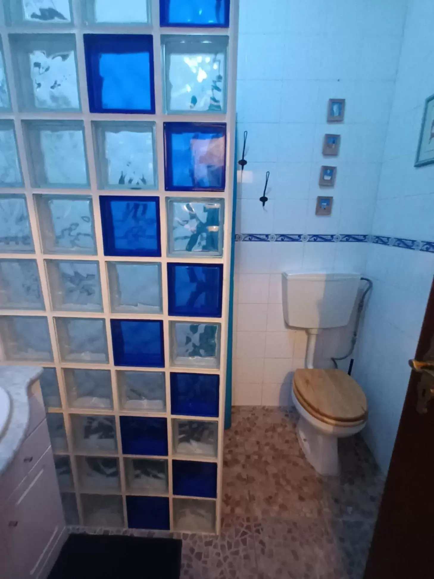 Shower, Bathroom in B&B Quinta da Romãzeira