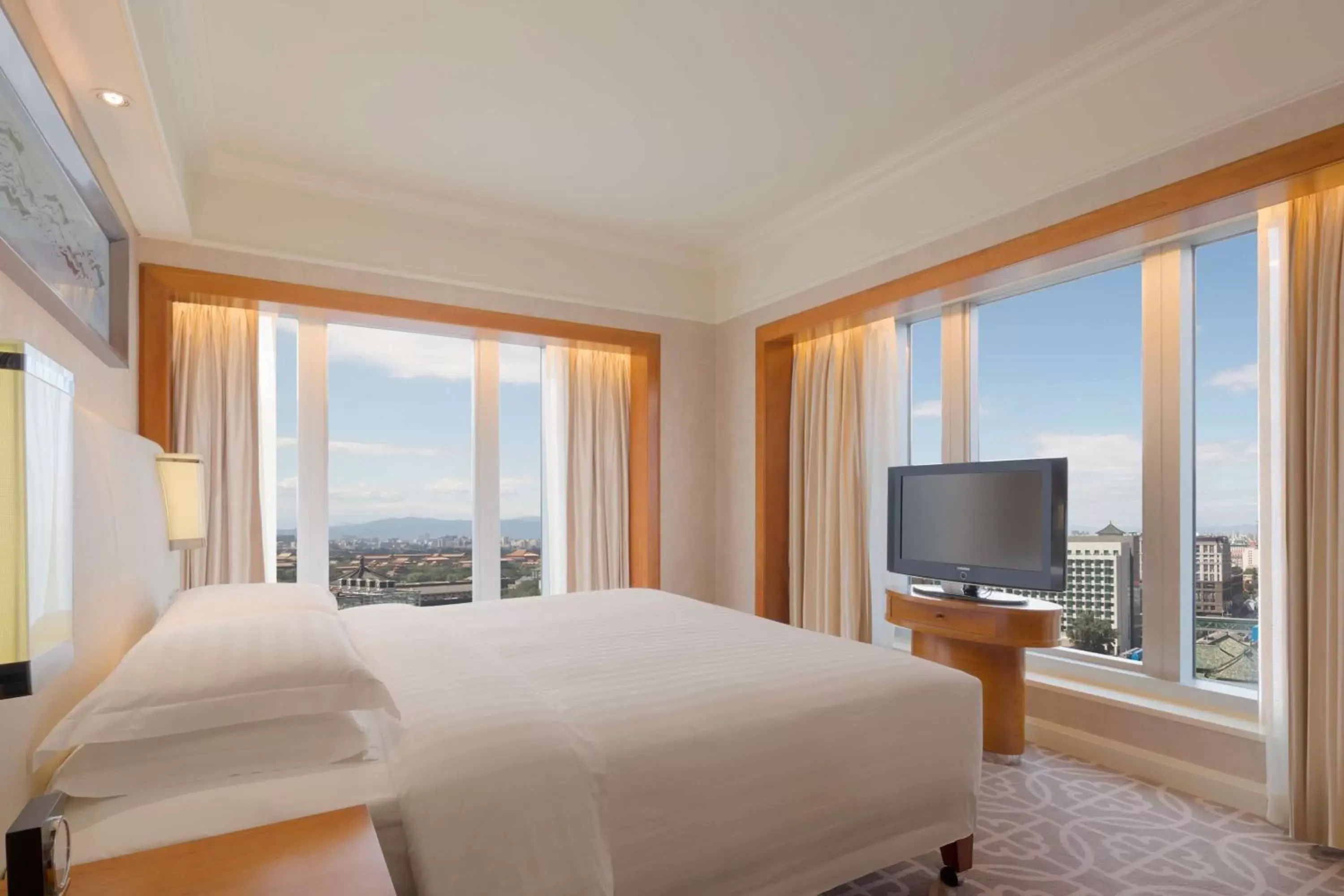 Photo of the whole room, TV/Entertainment Center in Grand Hyatt Beijing