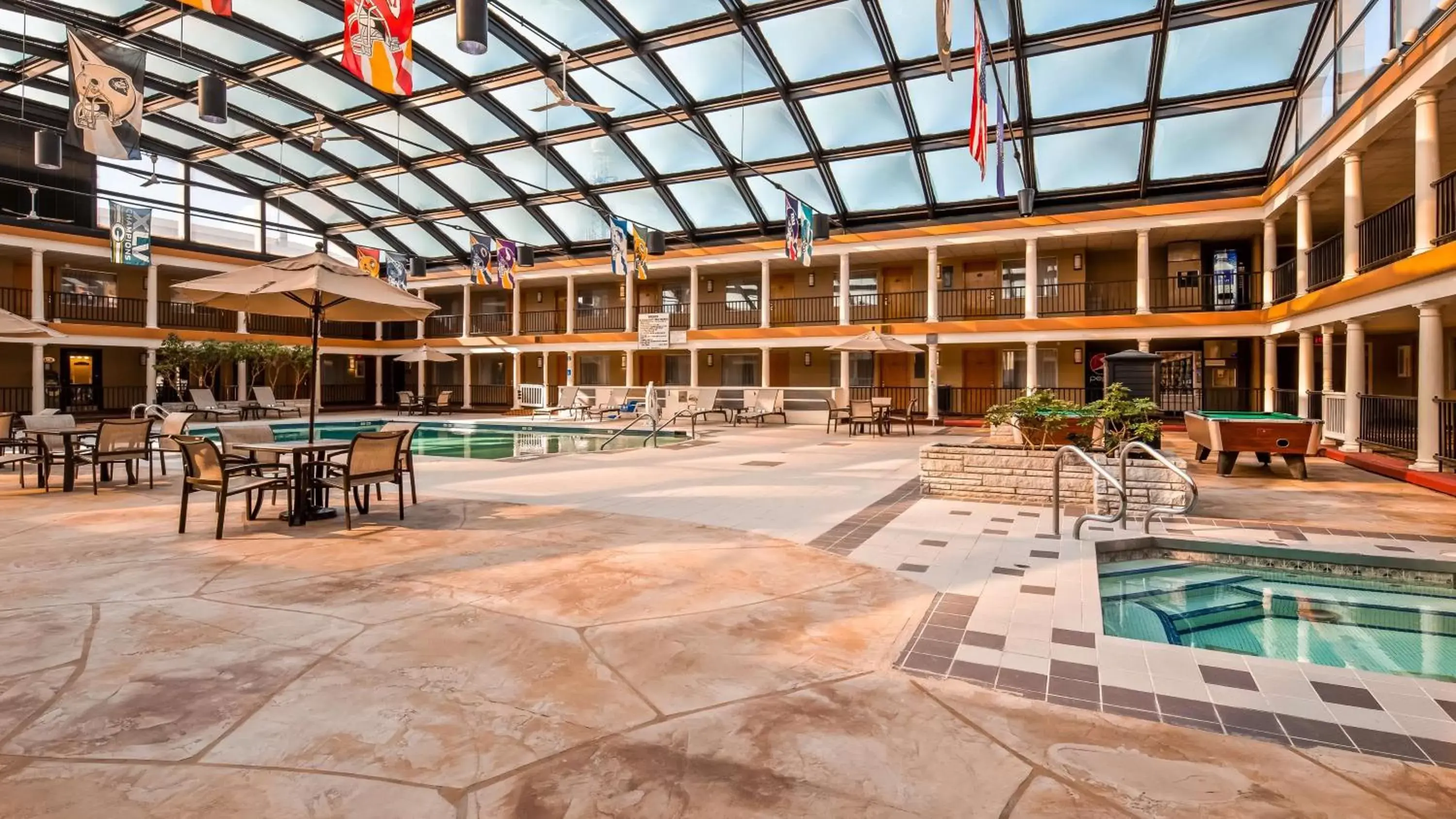 On site, Swimming Pool in Best Western Green Bay Inn and Conference Center