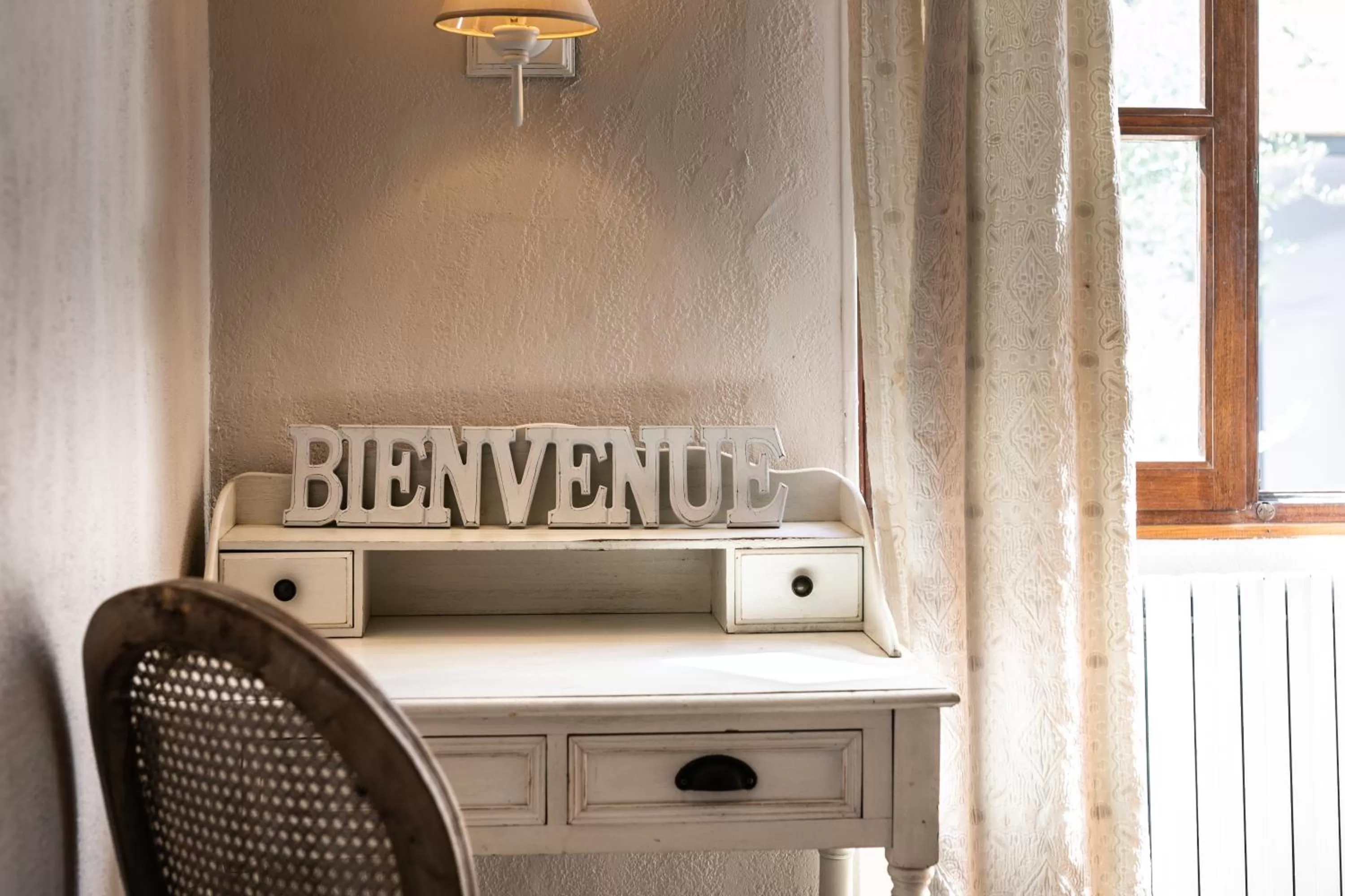 Text overlay in Boutique Hôtel Azur