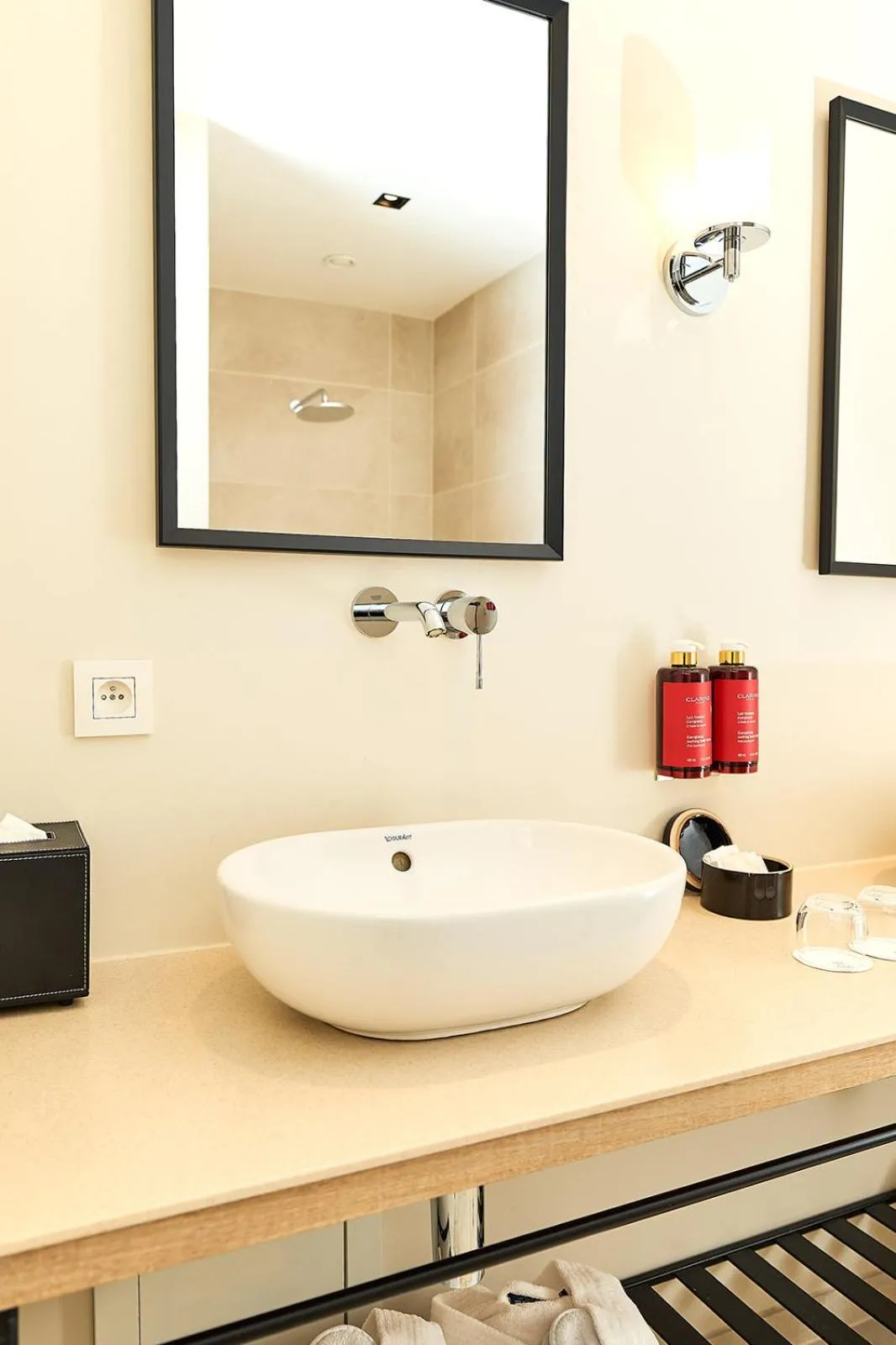 Bathroom in Hotel FRANQ