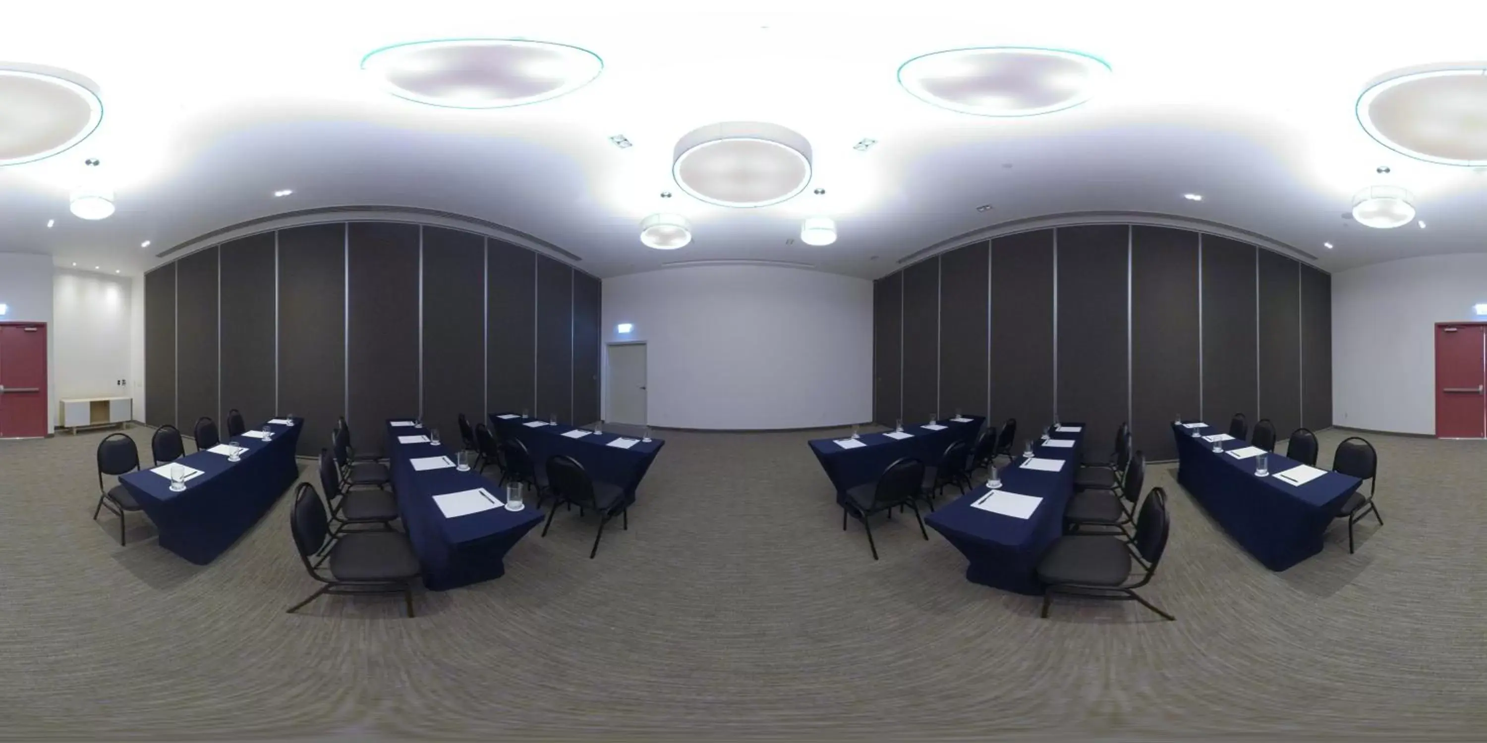 Meeting/conference room in Fiesta Inn Parque Puebla