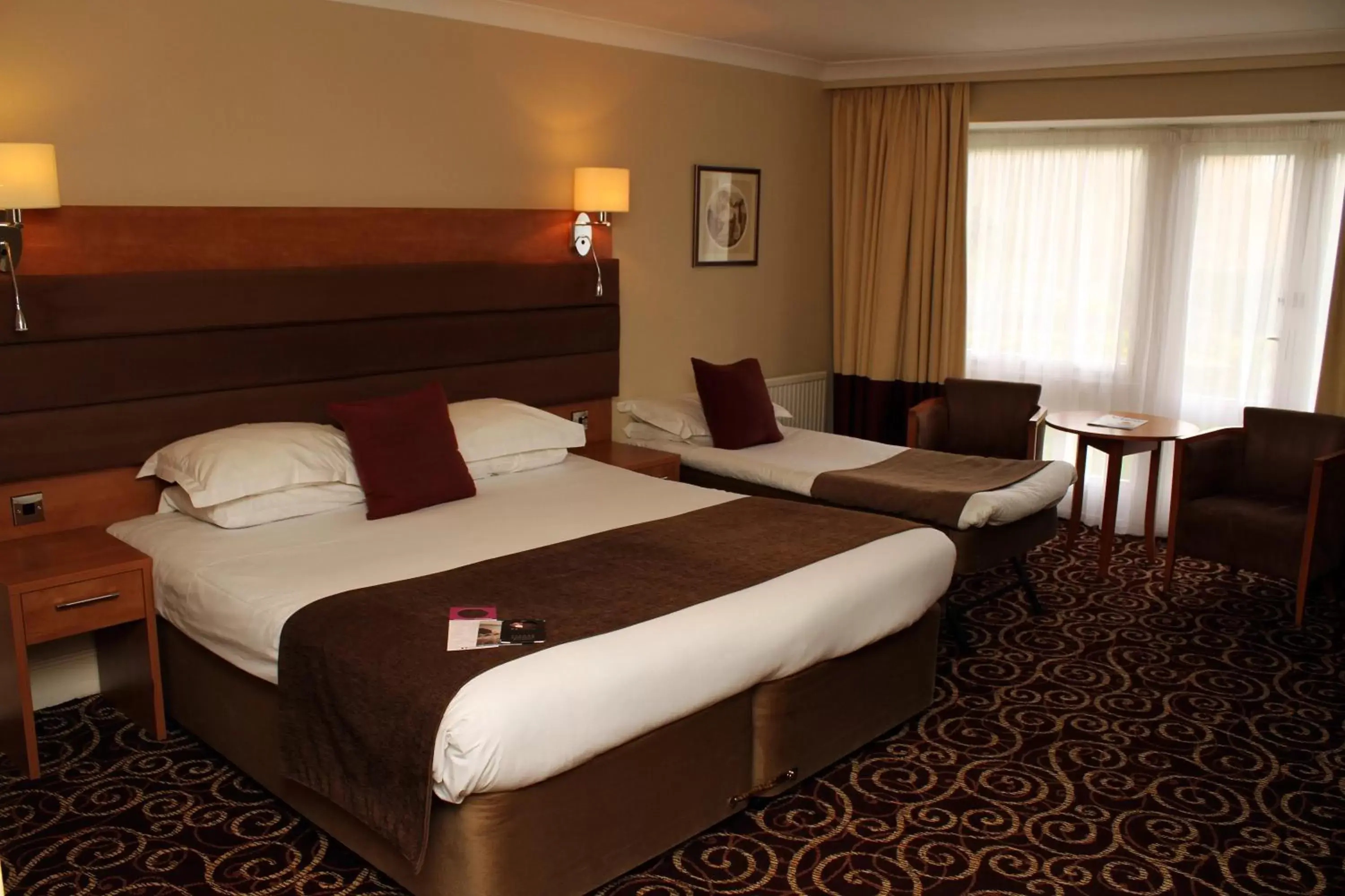 Photo of the whole room, Bed in The Legacy Rose & Crown Hotel