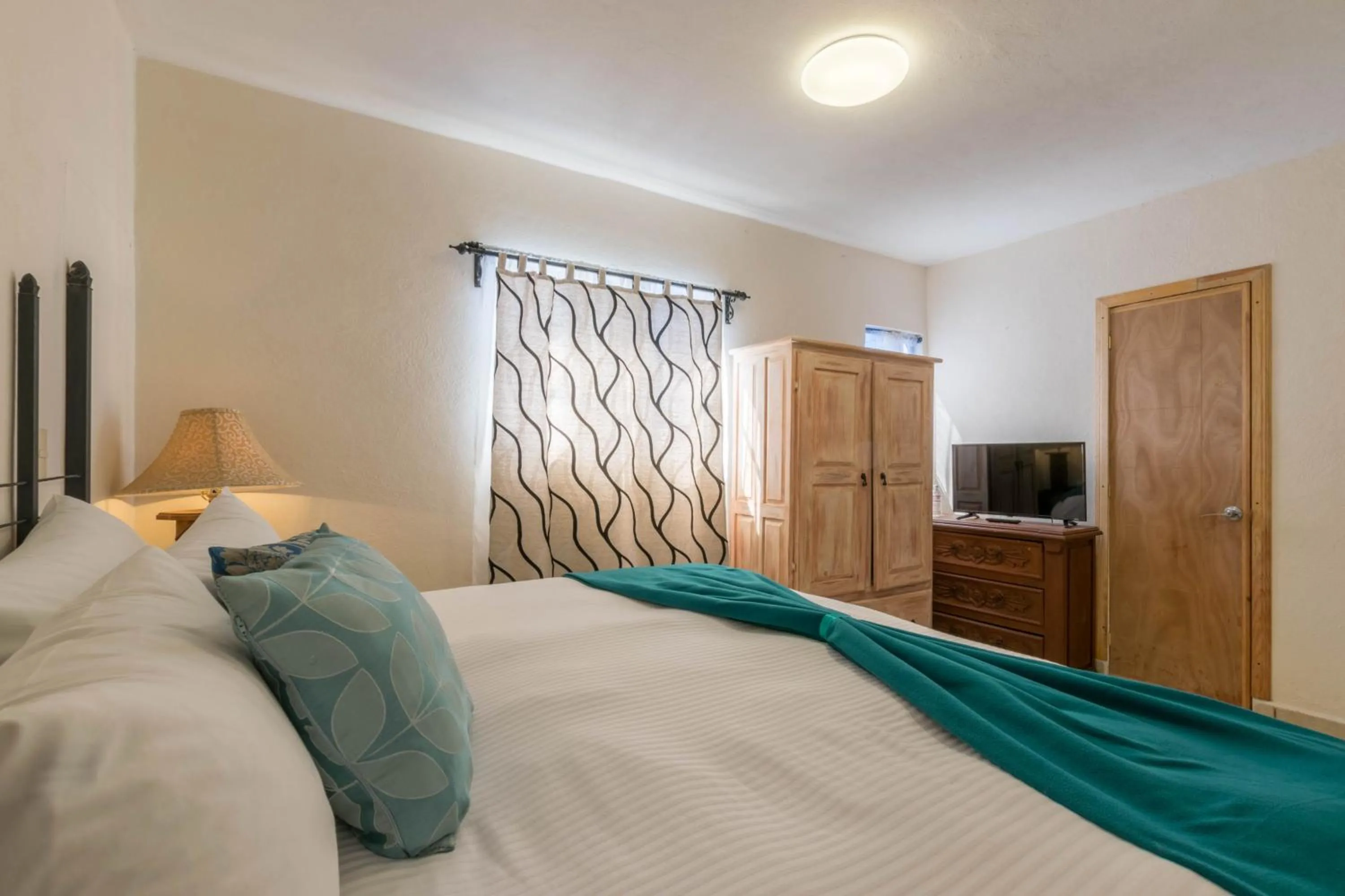 Photo of the whole room in Hotel Casa Santamaría