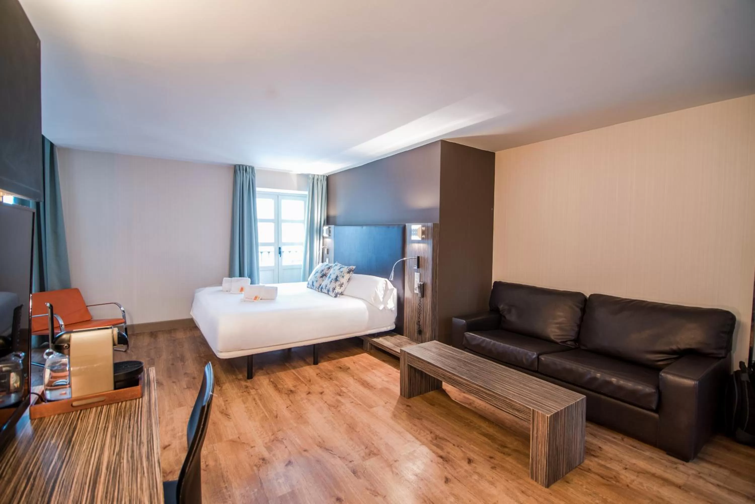 Bedroom, Bed in Petit Palace Santa Cruz