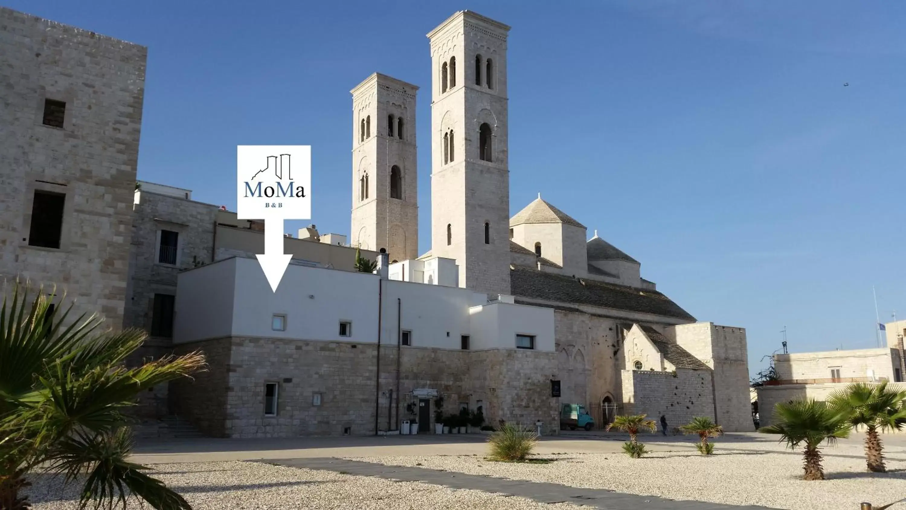 Facade/entrance, Property Building in MoMa B&B Molfetta Mare