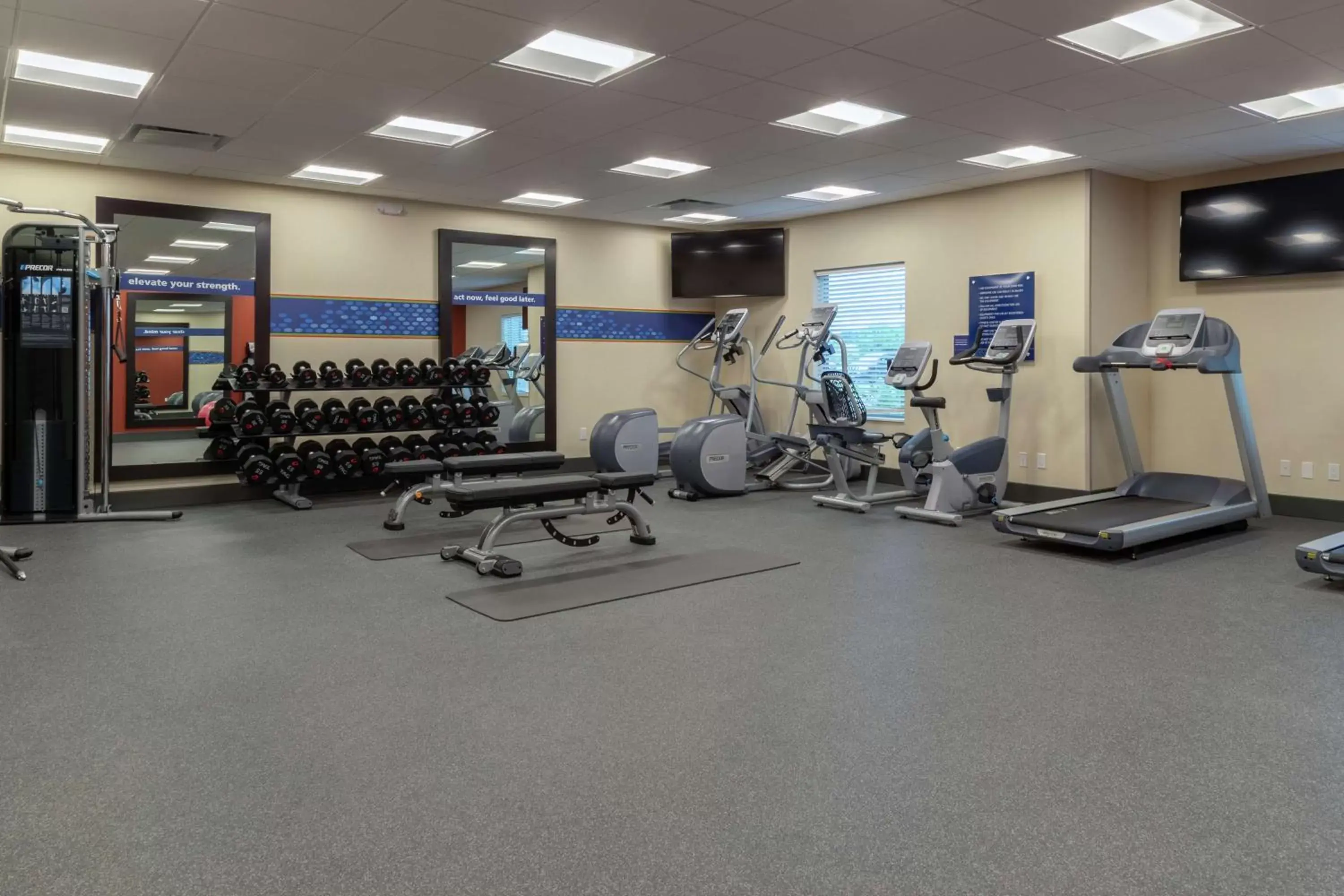 Fitness centre/facilities, Fitness Center/Facilities in Hampton Inn Bourbonnais Kankakee