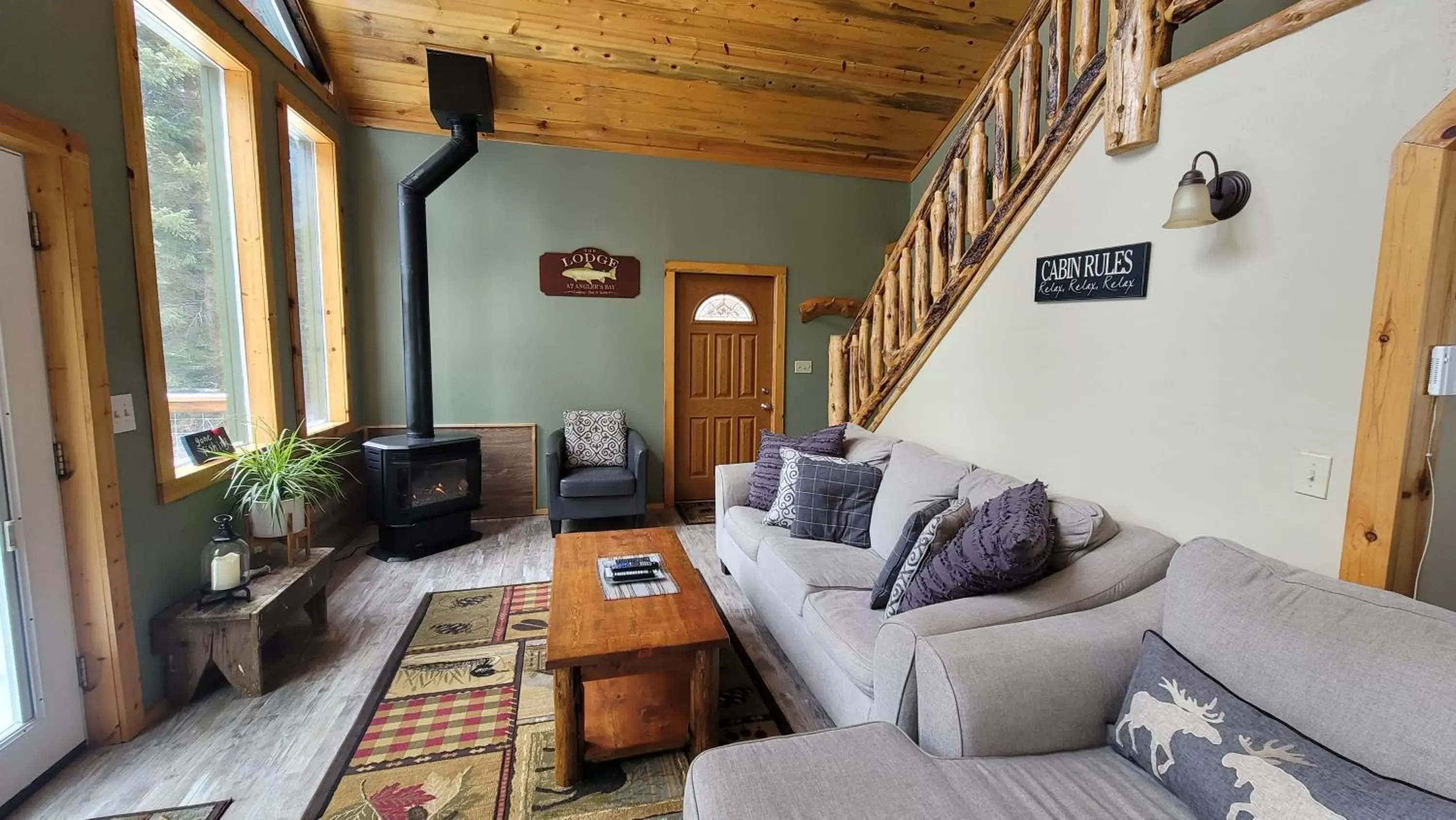 Seating Area in Riverfront Motel & Cabins