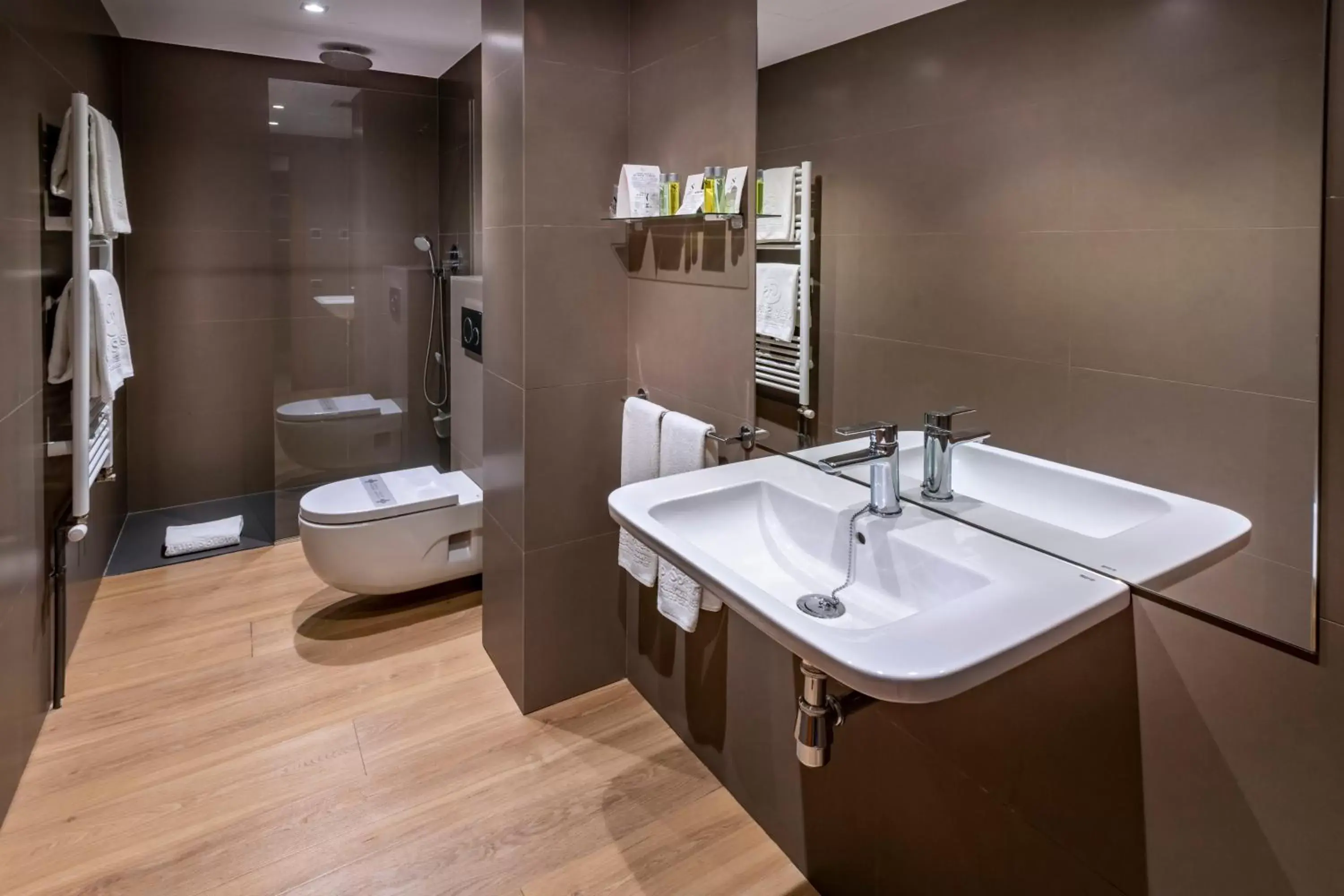 Shower, Bathroom in Ciudad de Castelldefels