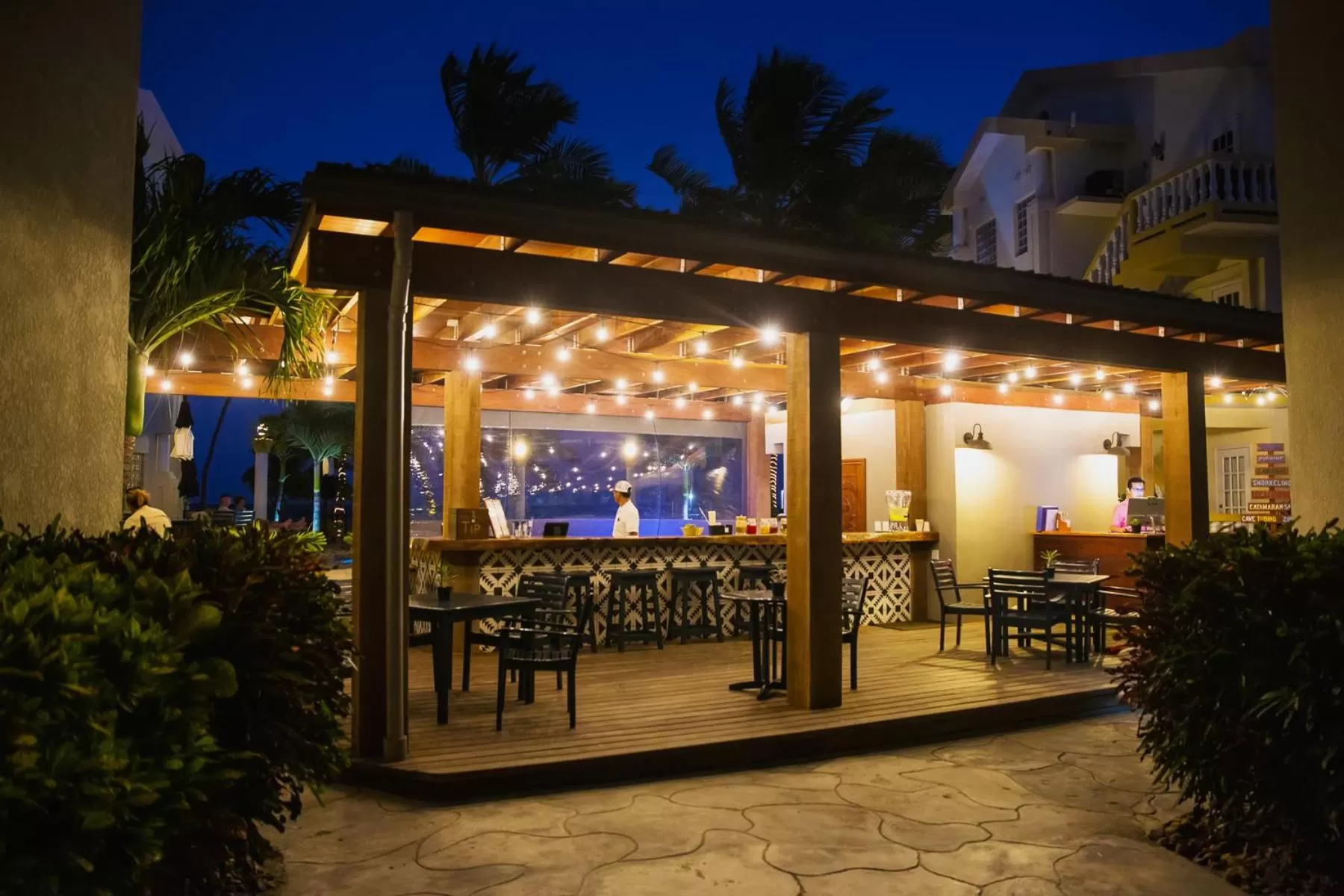 Restaurant/places to eat in Pelican Reef Villas Resort