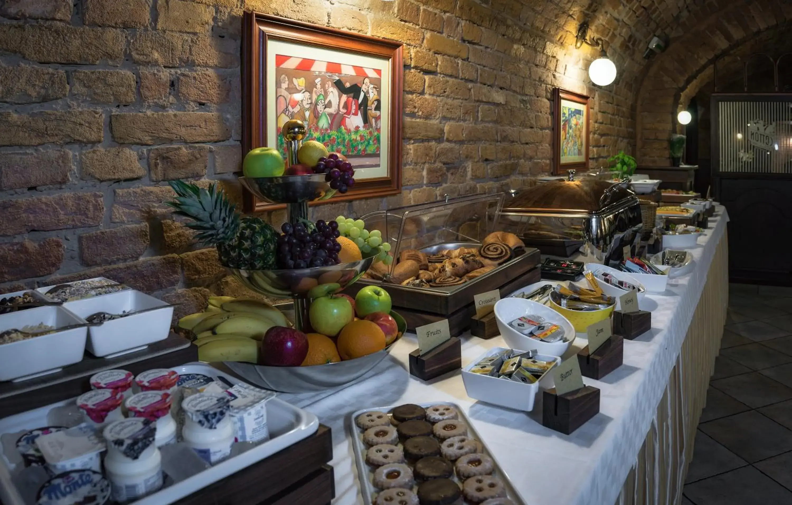 Buffet breakfast, Food in Cotton House Budapest