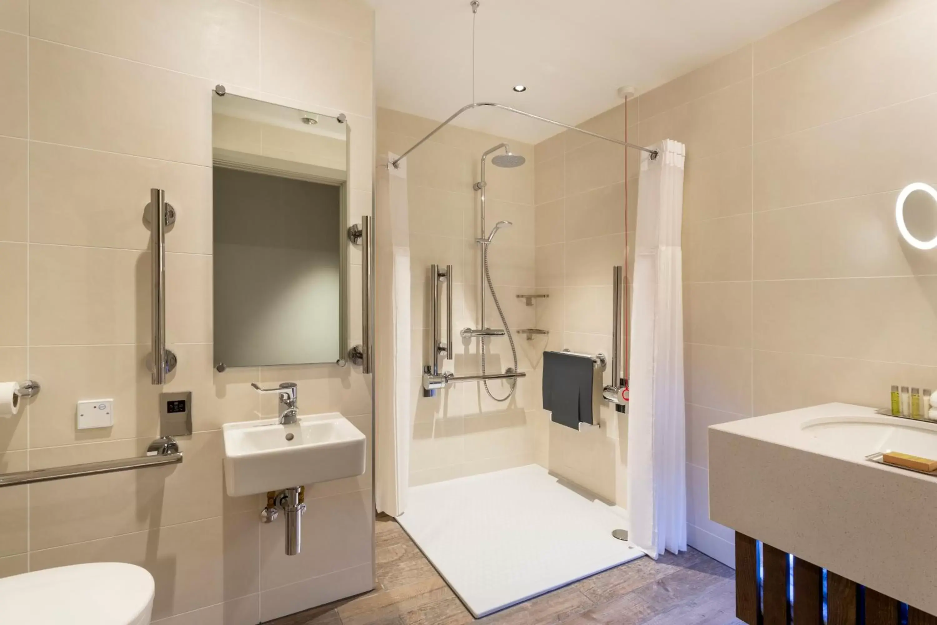 Shower, Bathroom in Hilton Aberdeen TECA