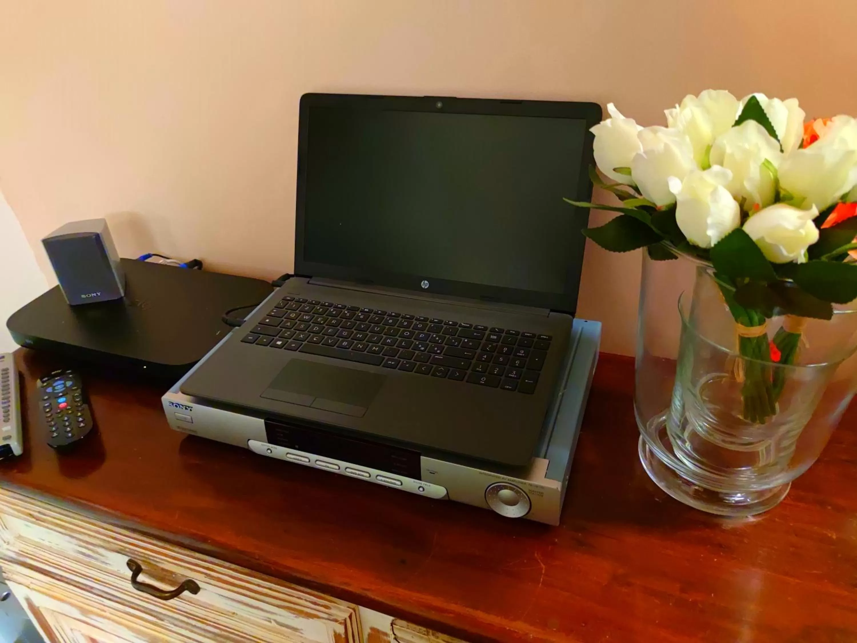 Communal lounge/ TV room in Dimora Arco Basso - Old Town