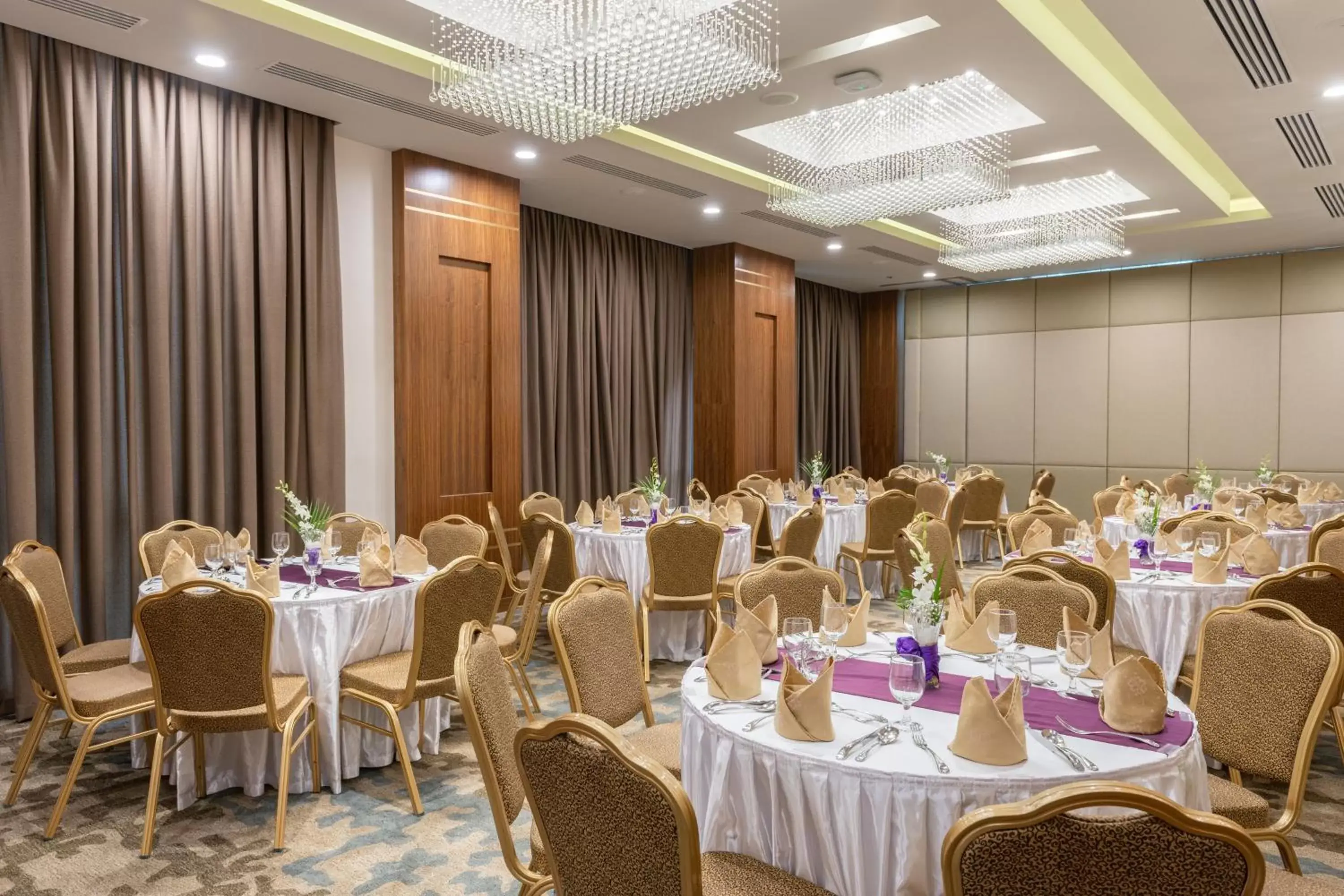 Restaurant/places to eat in Century Hotel Doha Restaurant/places to eat in Century Hotel Doha