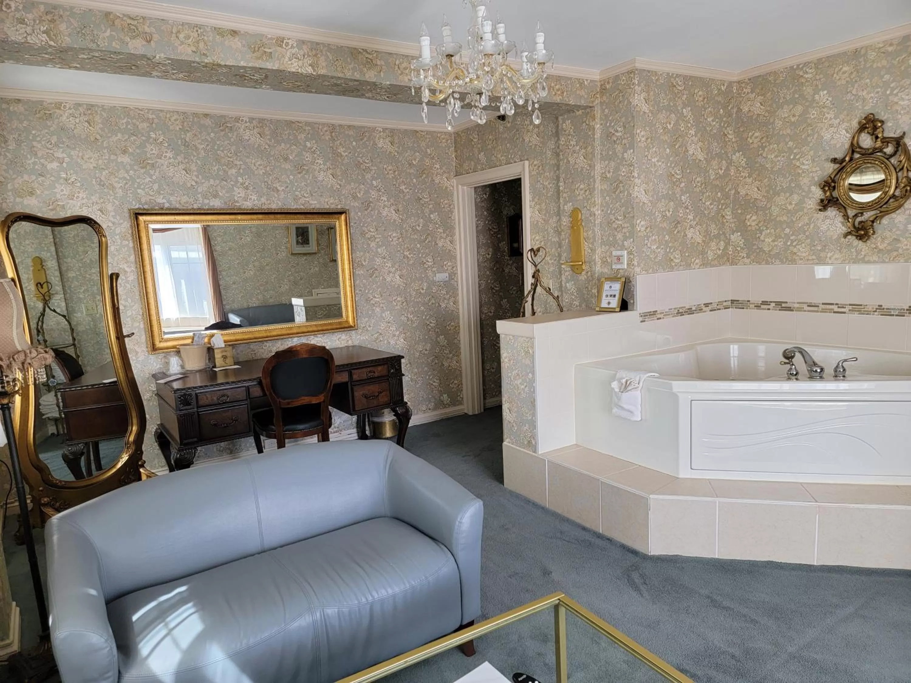 Seating area in Lowell Inn