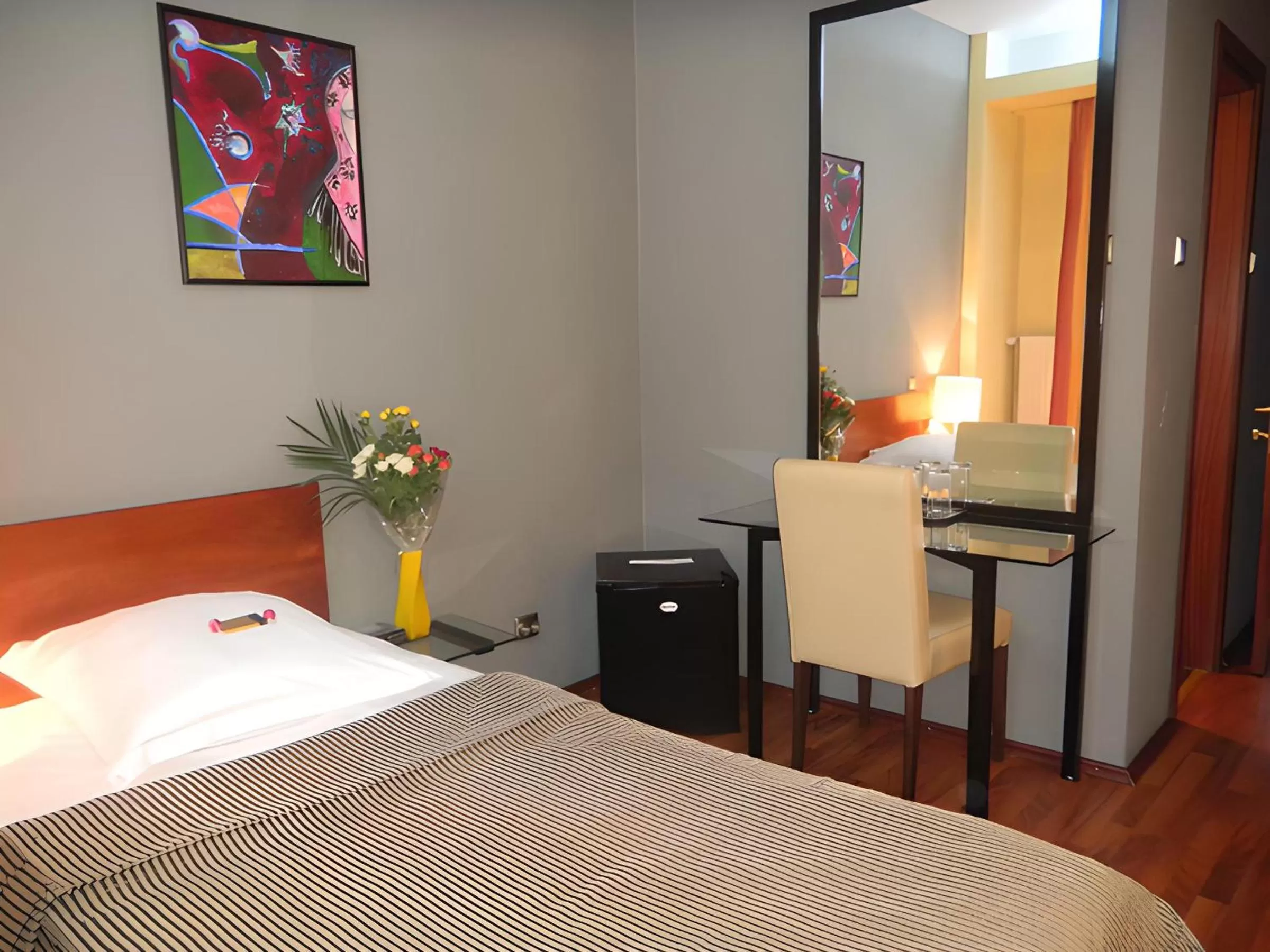 Bed in Tania-Frankfurt Hotel