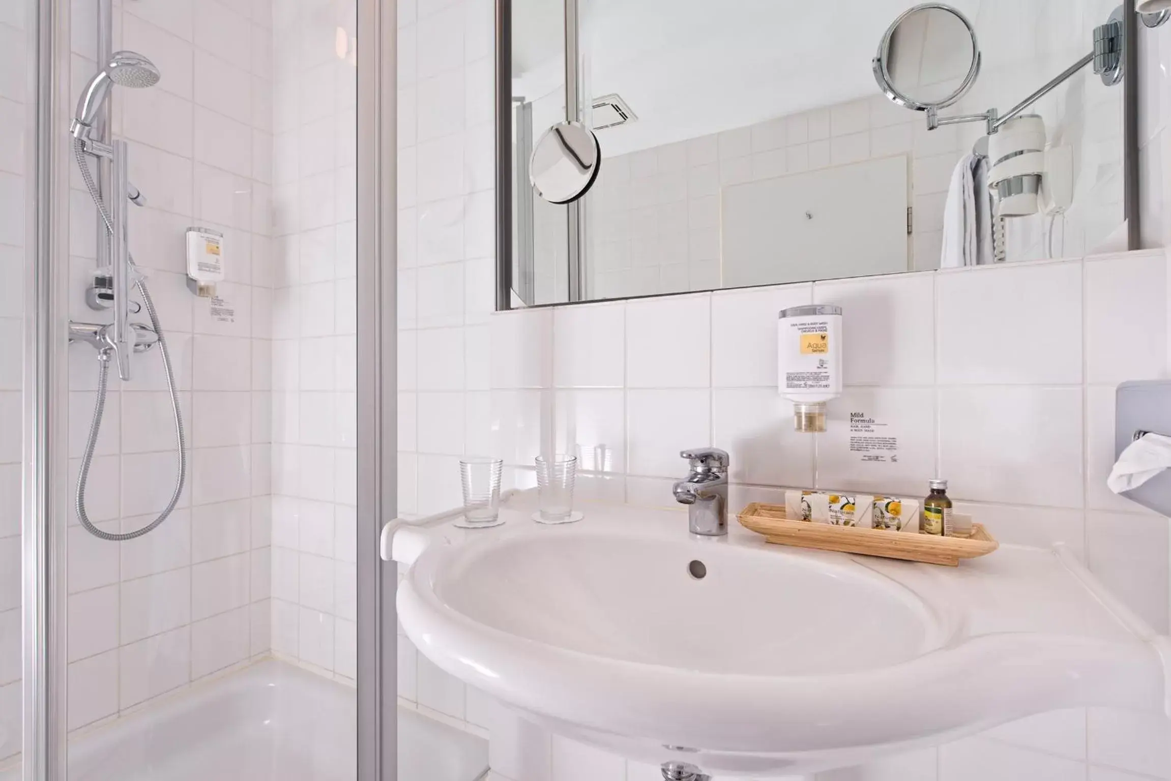 Bathroom in SORAT Hotel Brandenburg