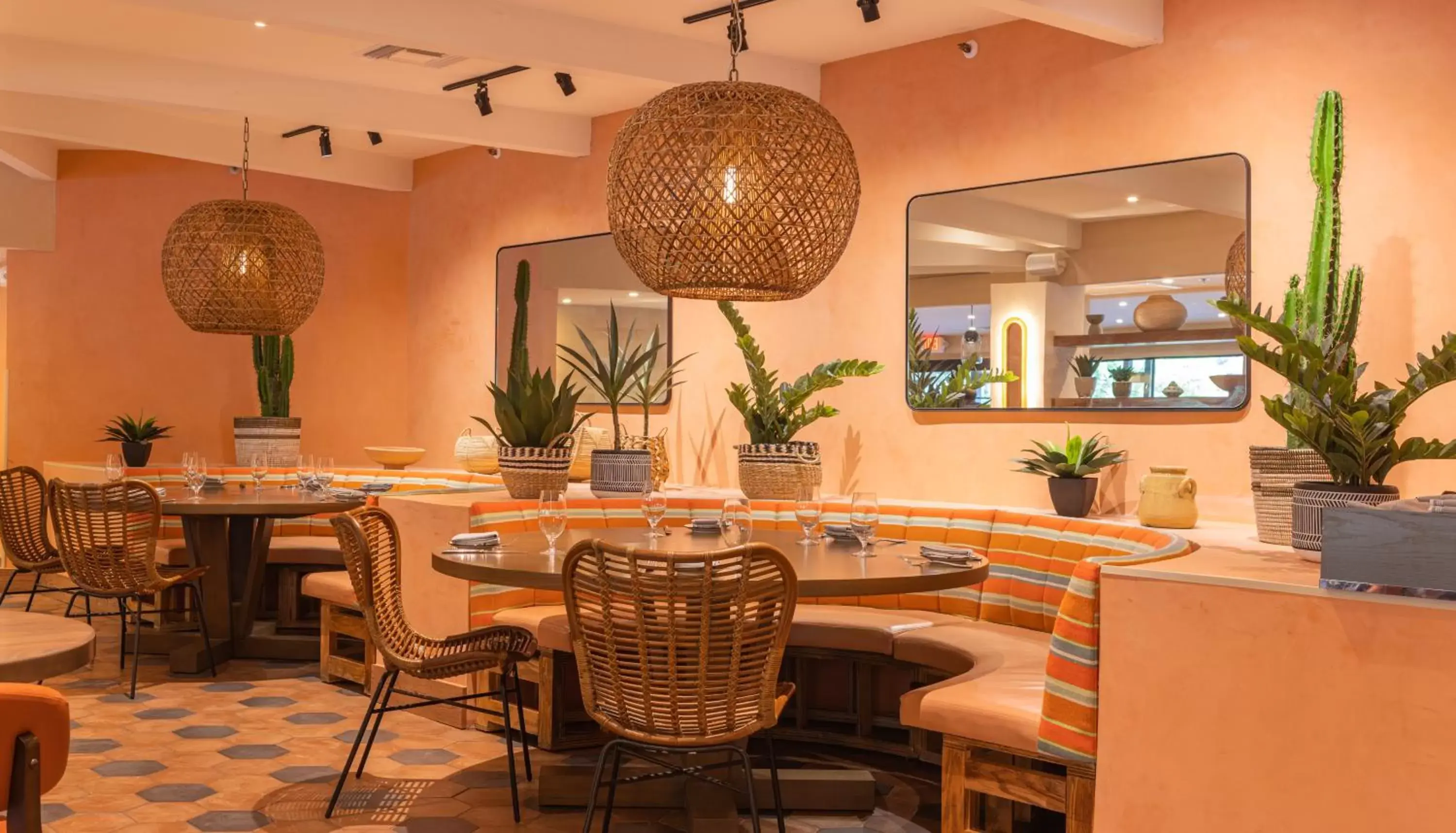 Restaurant/Places to Eat in Poco Diablo Resort