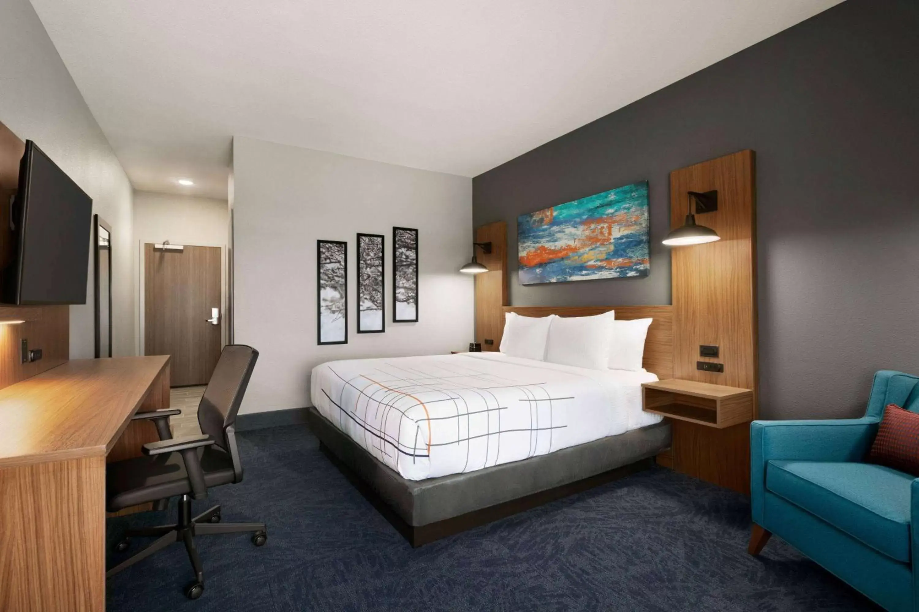 Photo of the whole room, Bed in La Quinta Inn & Suites by Wyndham College Station North